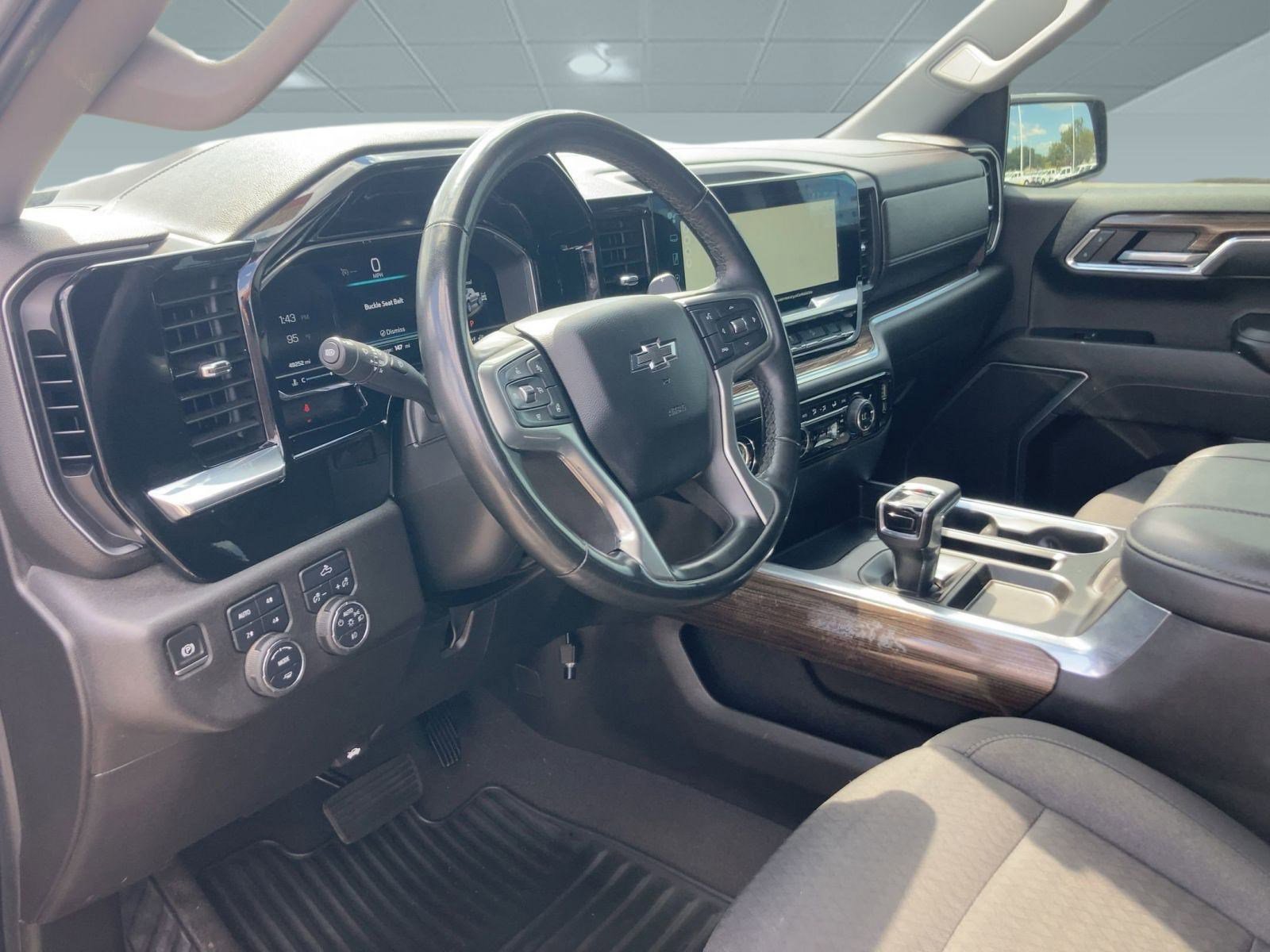 2023 Chevrolet Silverado 1500 RST photo 4