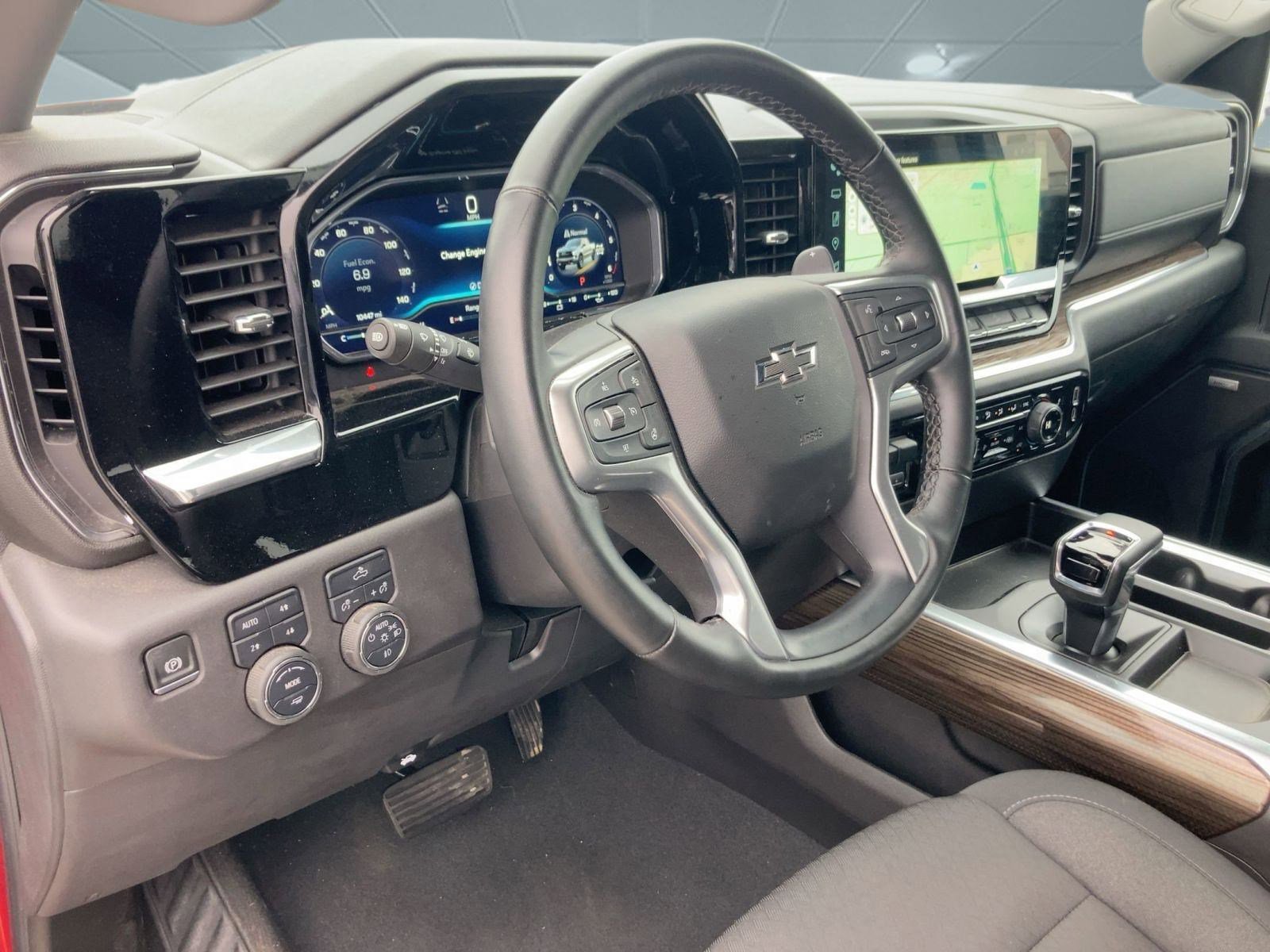 2025 Chevrolet Silverado 1500 LT Trail Boss photo 4