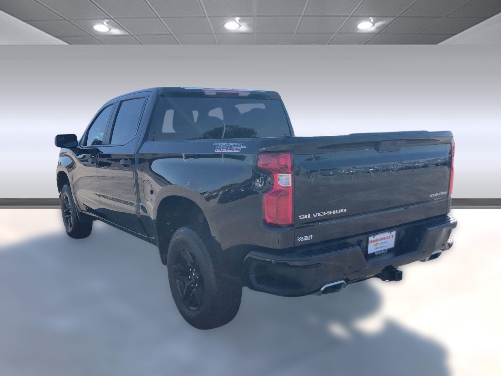 2021 Chevrolet Silverado 1500 Custom Trail Boss photo 2