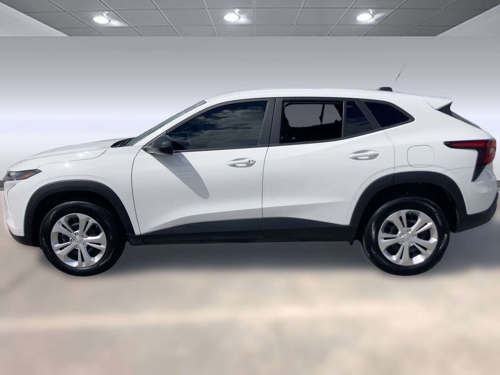 2025 Chevrolet Trax LS photo 2