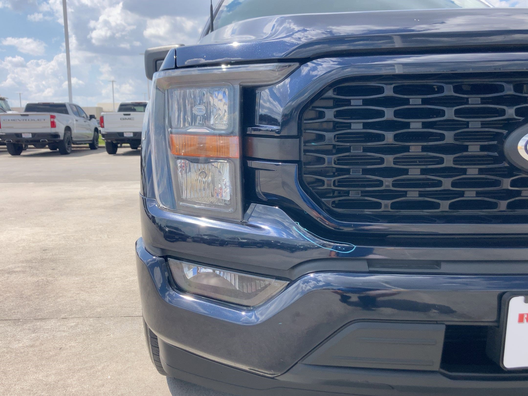 2023 Ford F-150 XL photo 3