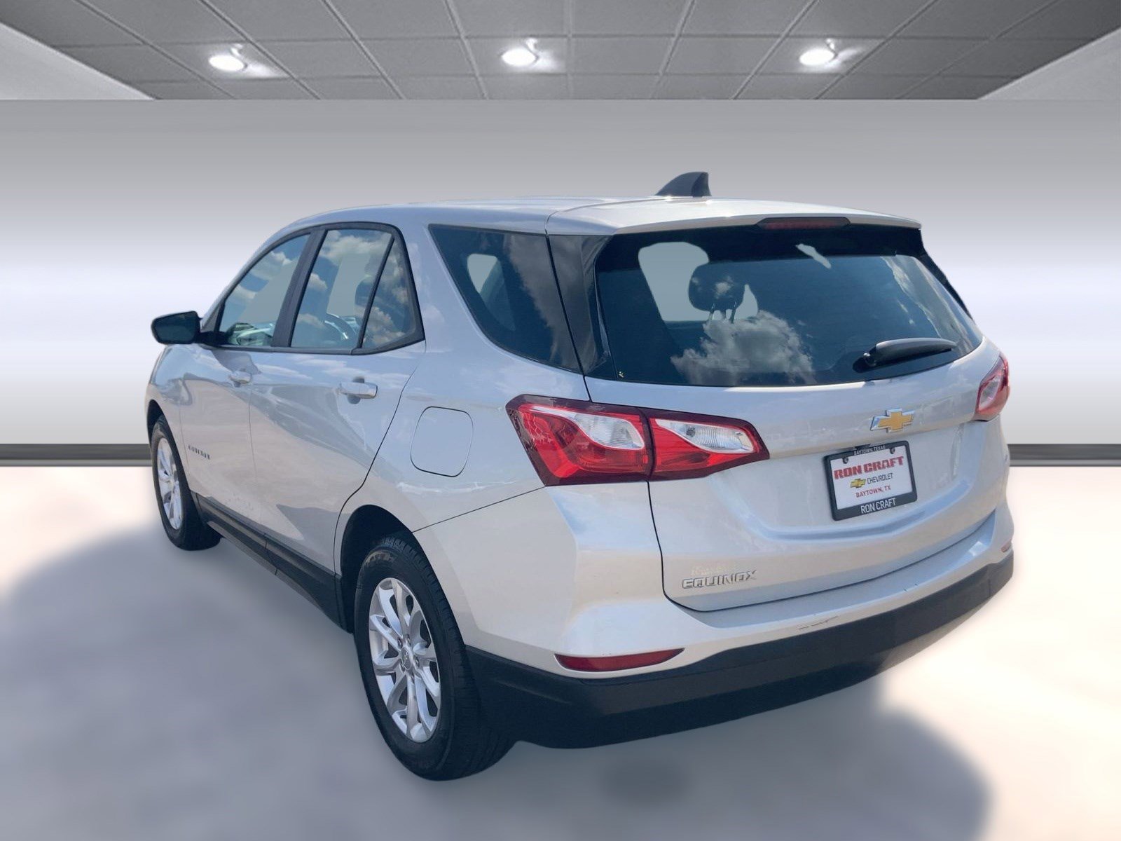 2020 Chevrolet Equinox LS photo 3