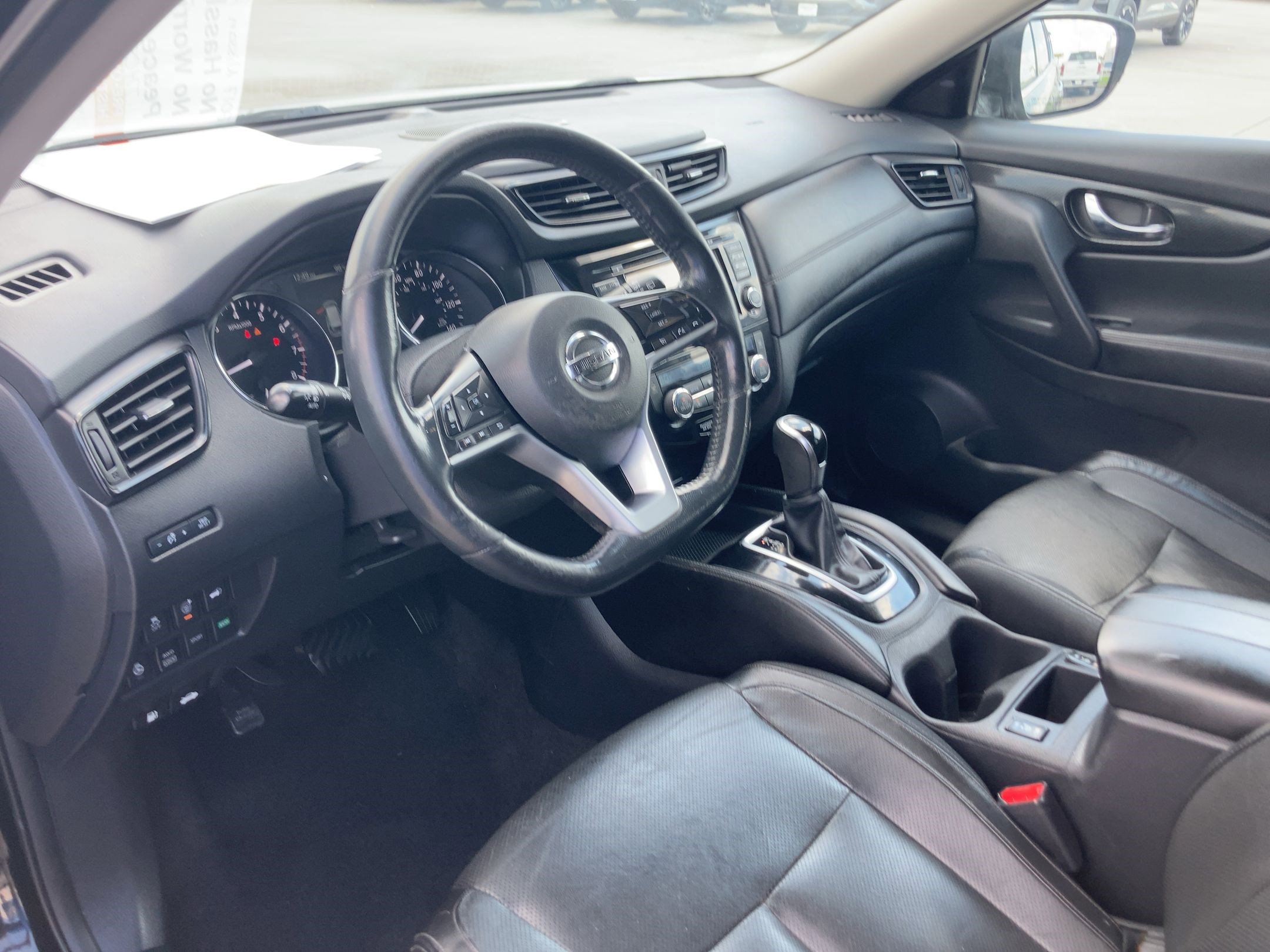 2017 Nissan Rogue SL photo 3