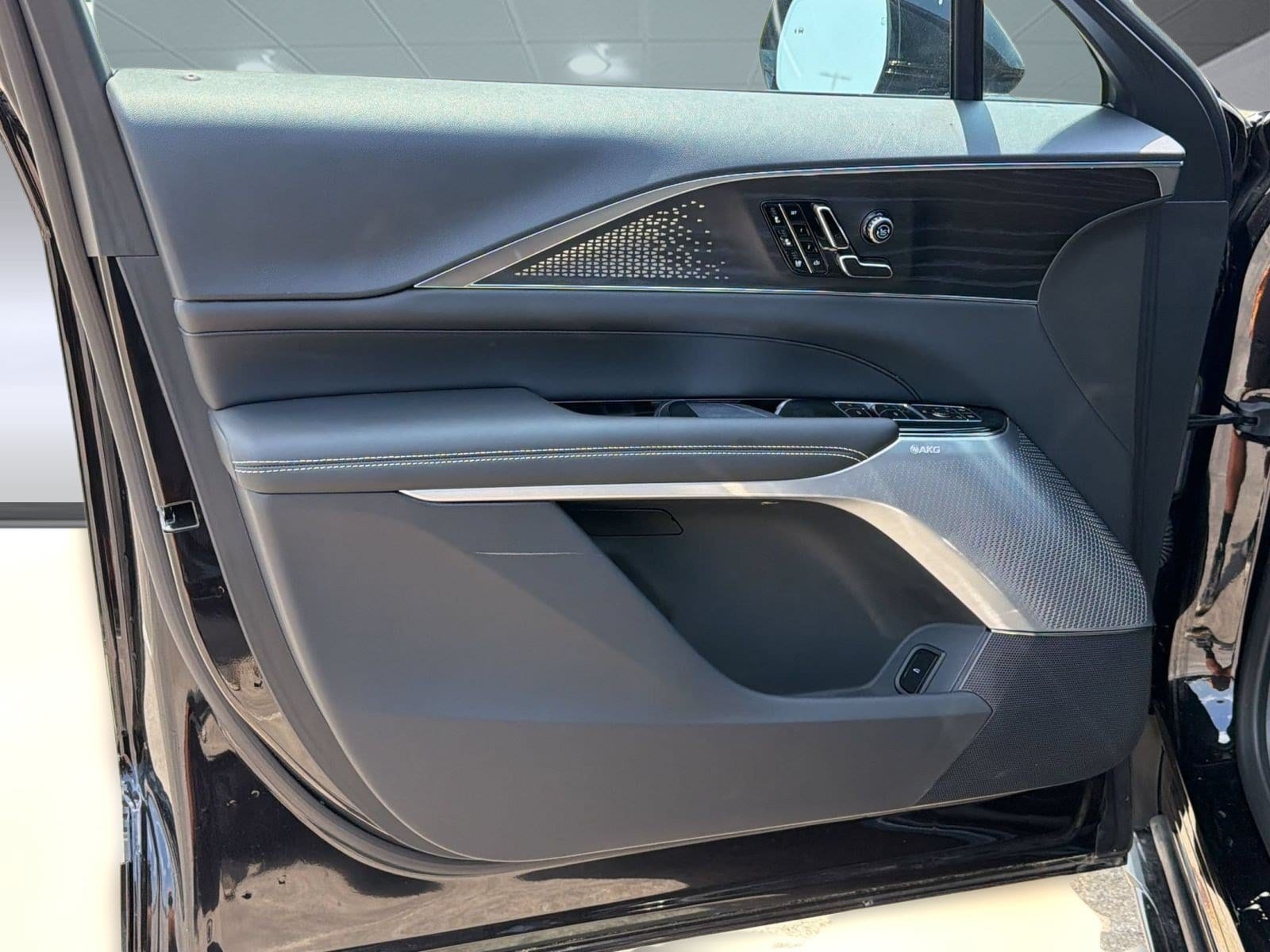2026 Cadillac LYRIQ V Premium - Photo 14