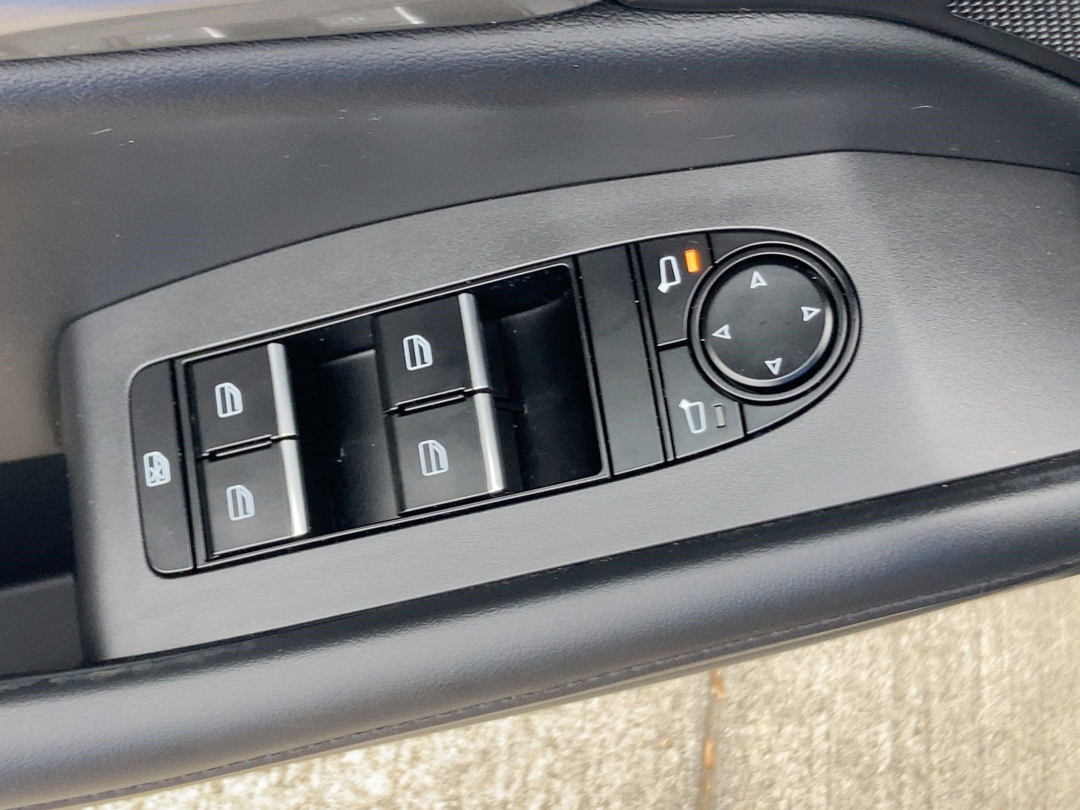 2023 Mazda Mazda3 Hatchback 2.5 Select photo 4