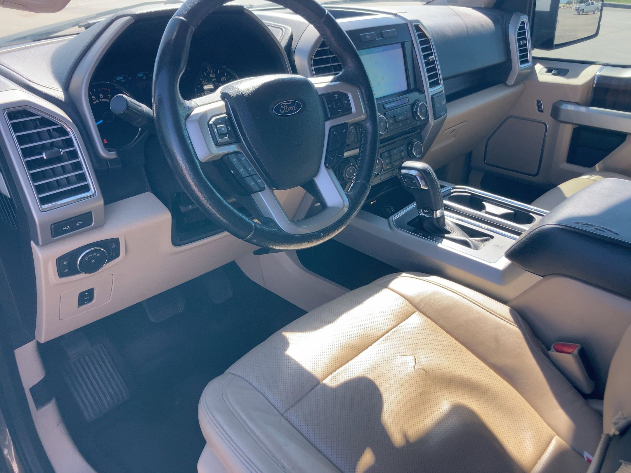 2016 Ford F-150 Lariat photo 3