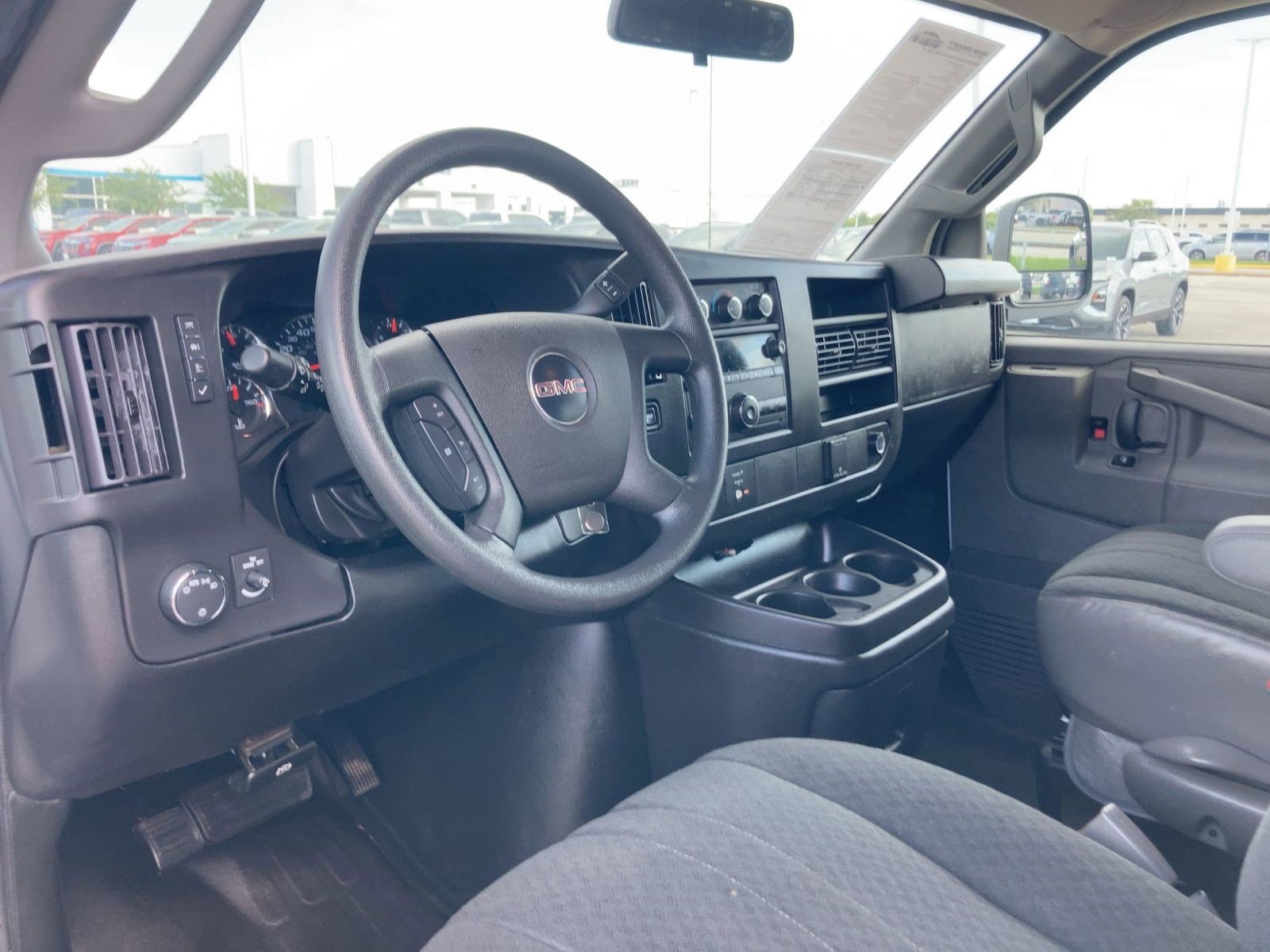 2023 Gmc Savana Cargo 2500 photo 4