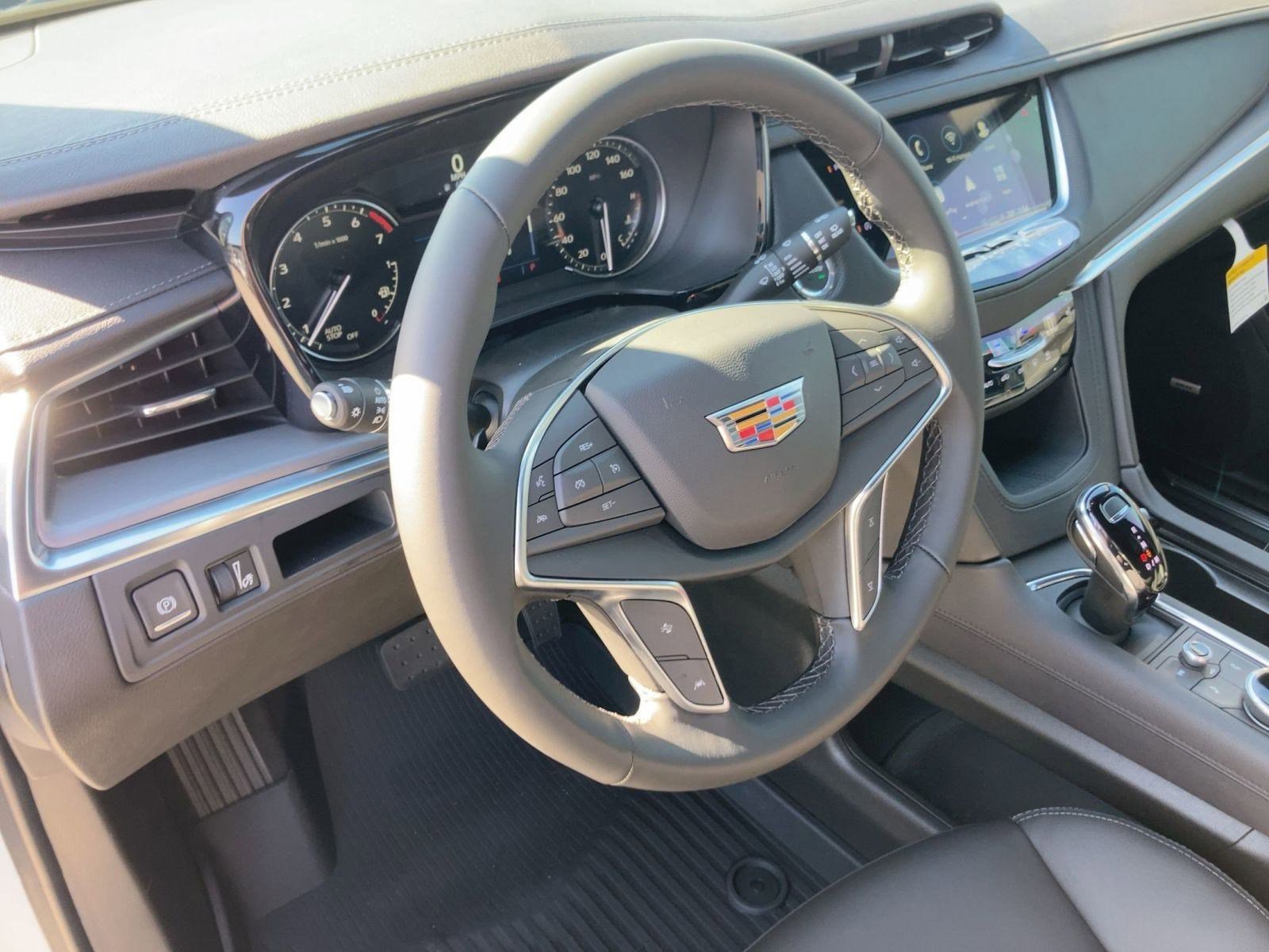 2026 Cadillac XT5 Luxury photo 4