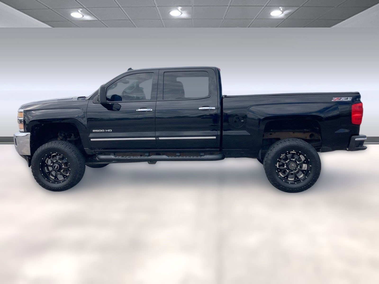 2015 Chevrolet Silverado 2500HD LTZ photo 2
