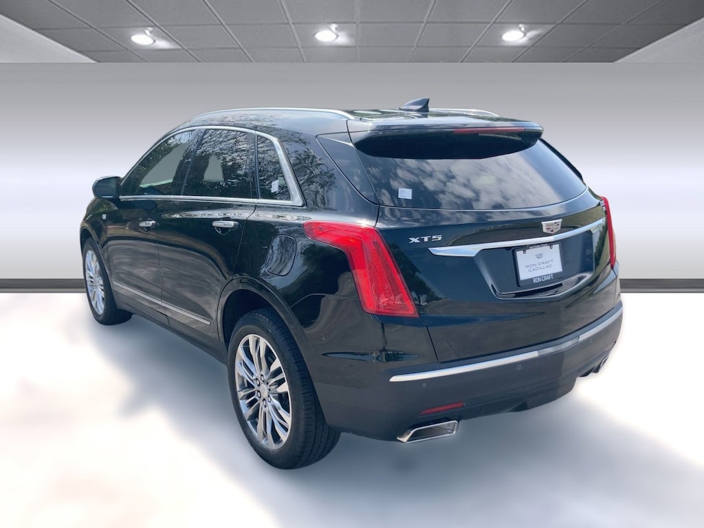Used 2017 CADILLAC XT5 Premium Luxury FWD SUV