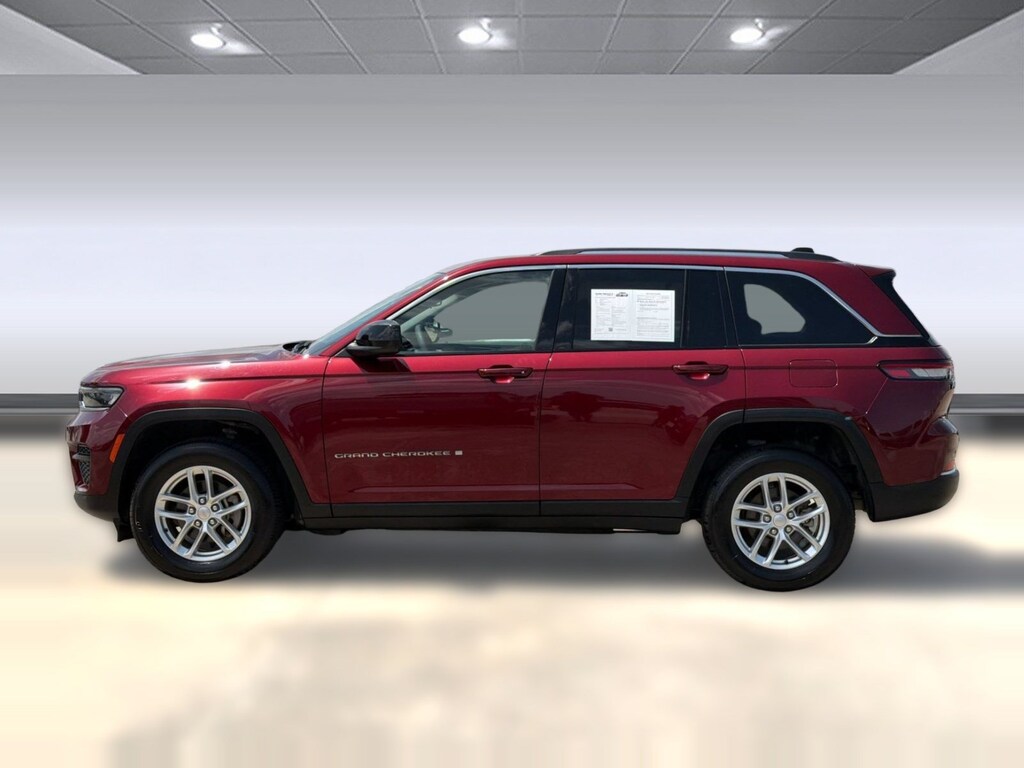 Used 2023 Jeep Grand Cherokee Laredo 4x4 SUV
