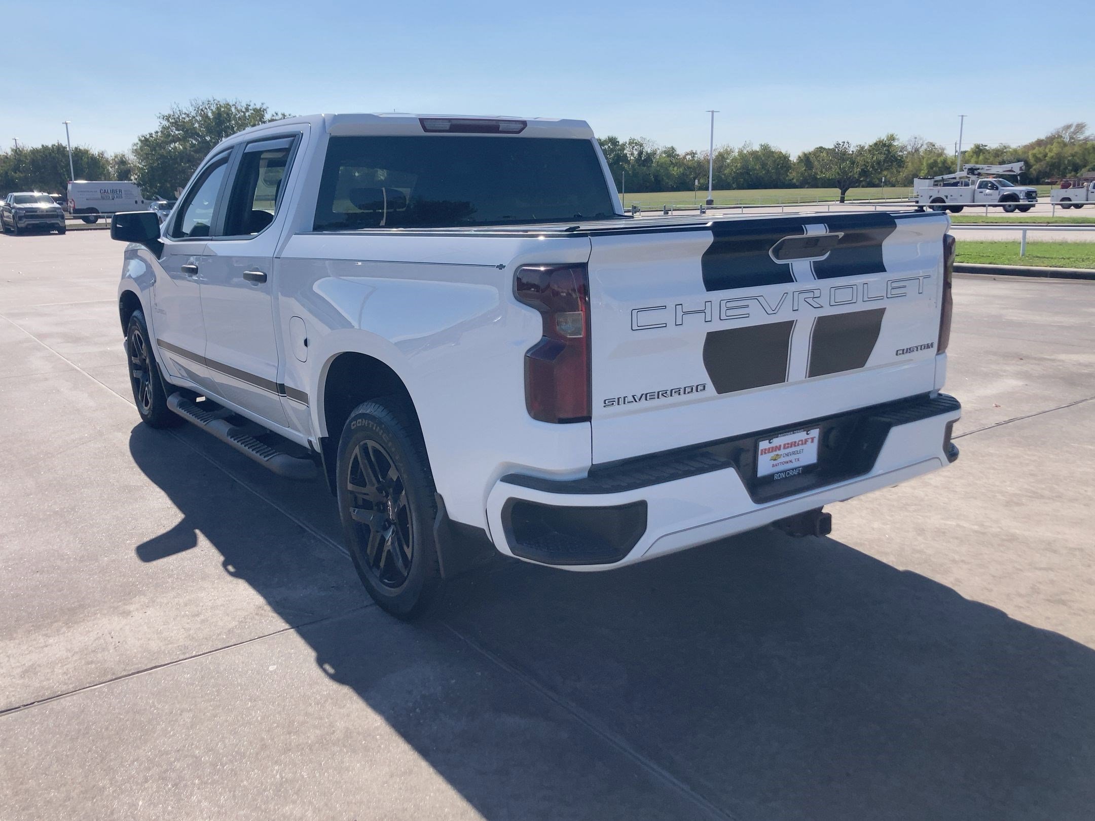 2021 Chevrolet Silverado 1500 Custom photo 3