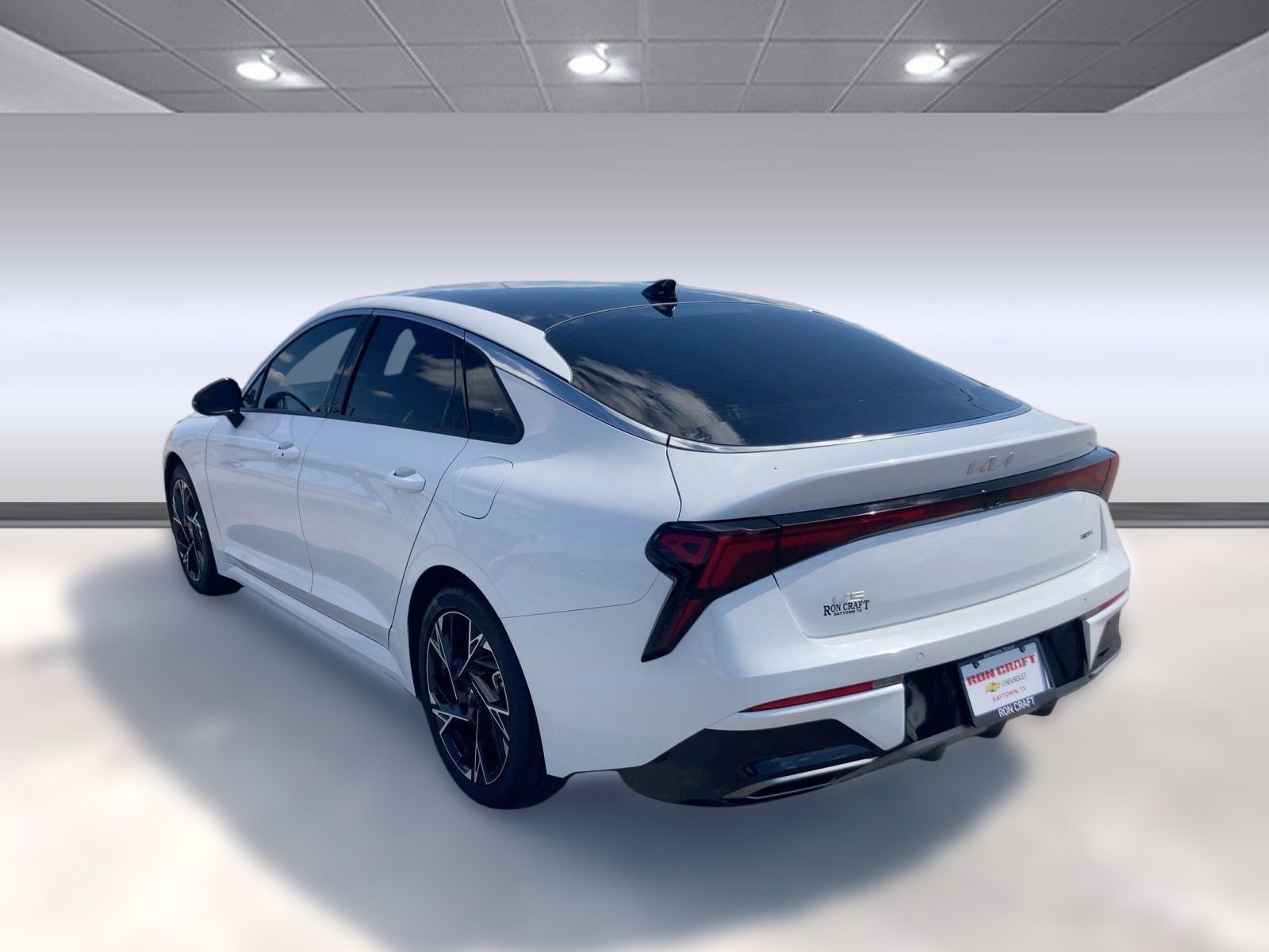 2025 Kia K5 GT-Line photo 3