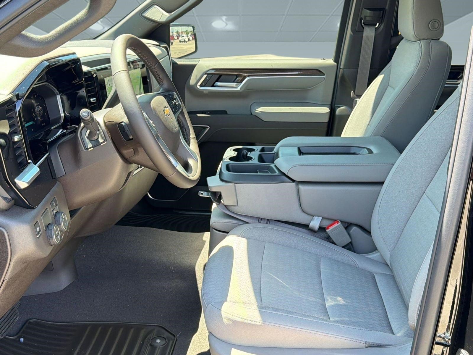 2026 Chevrolet Silverado 1500 LT - Photo 5