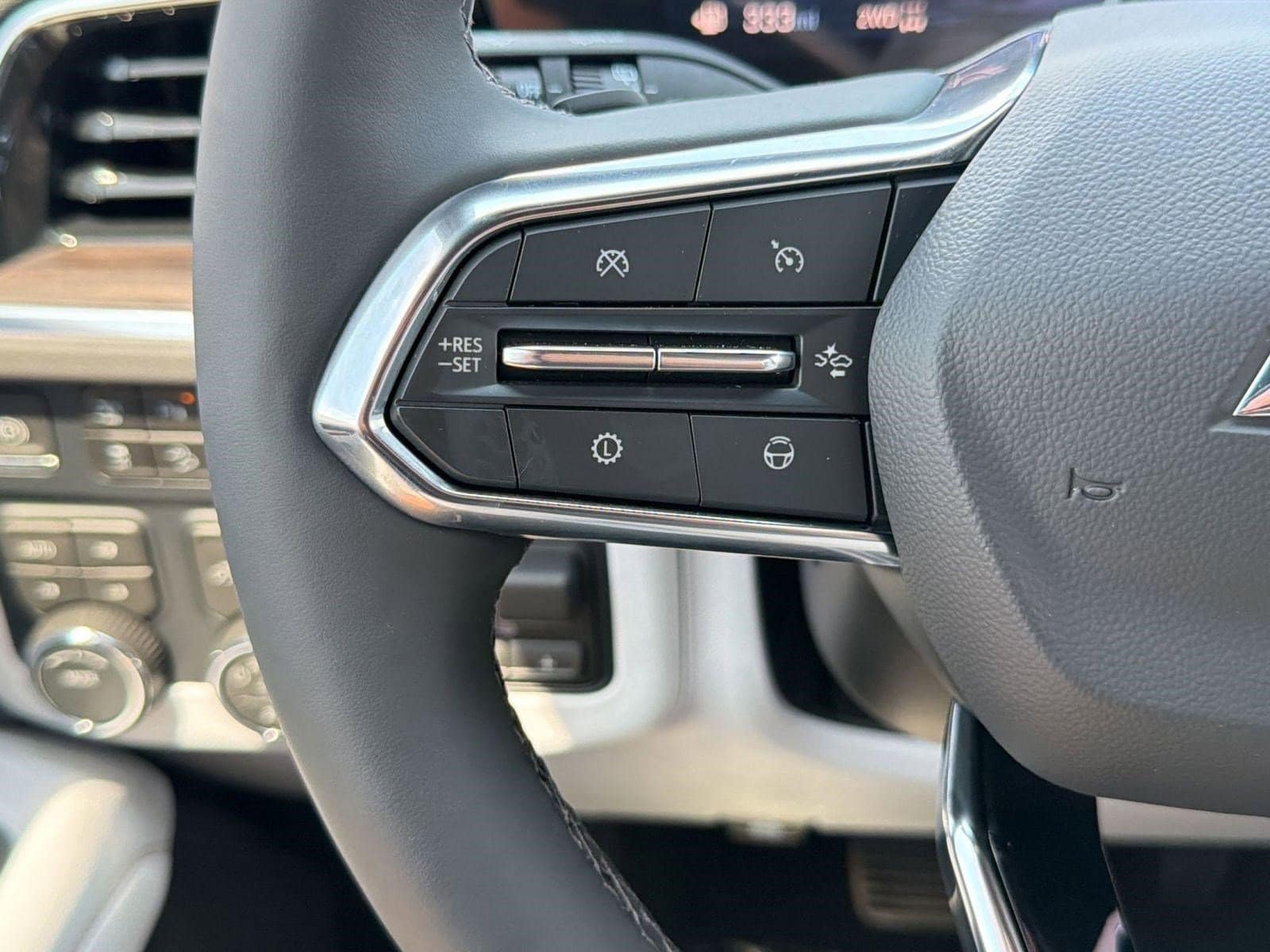 2025 Chevrolet Suburban Premier - Photo 16