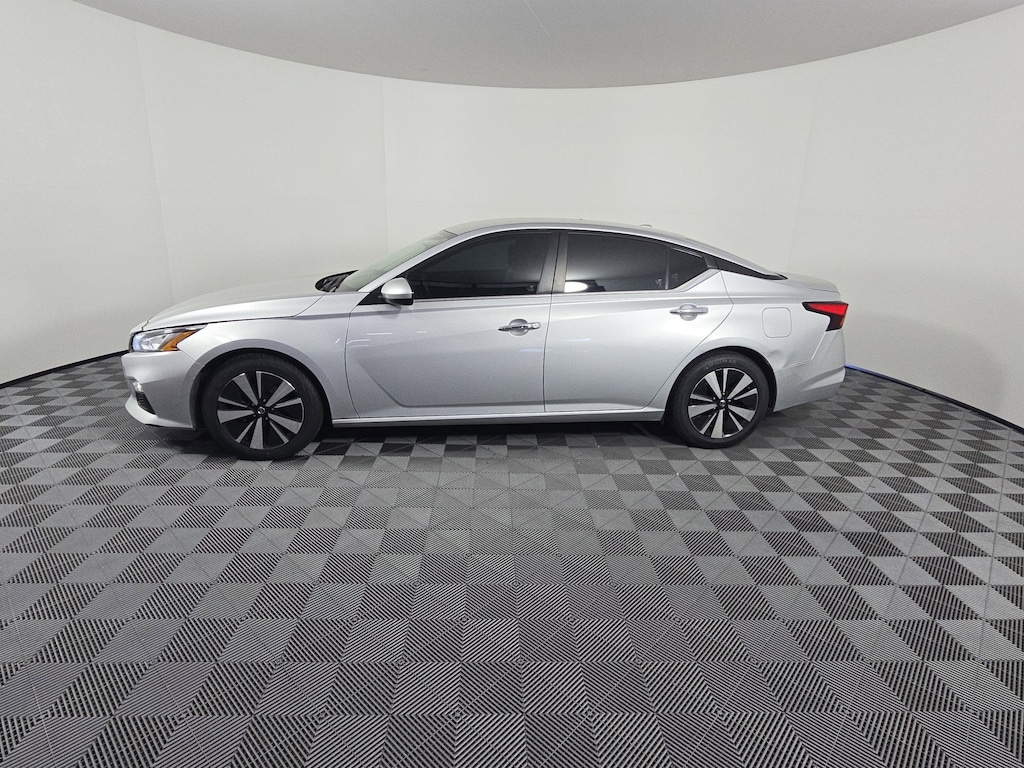 Used 2022 Nissan Altima 2.5 SV