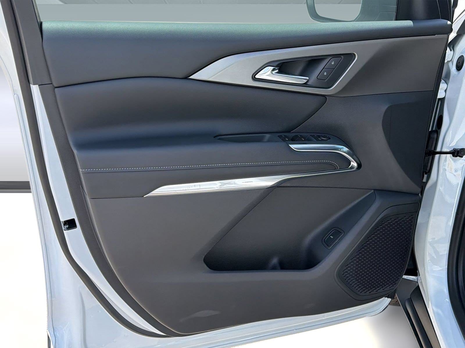 2027 Chevrolet Traverse LT - Photo 14