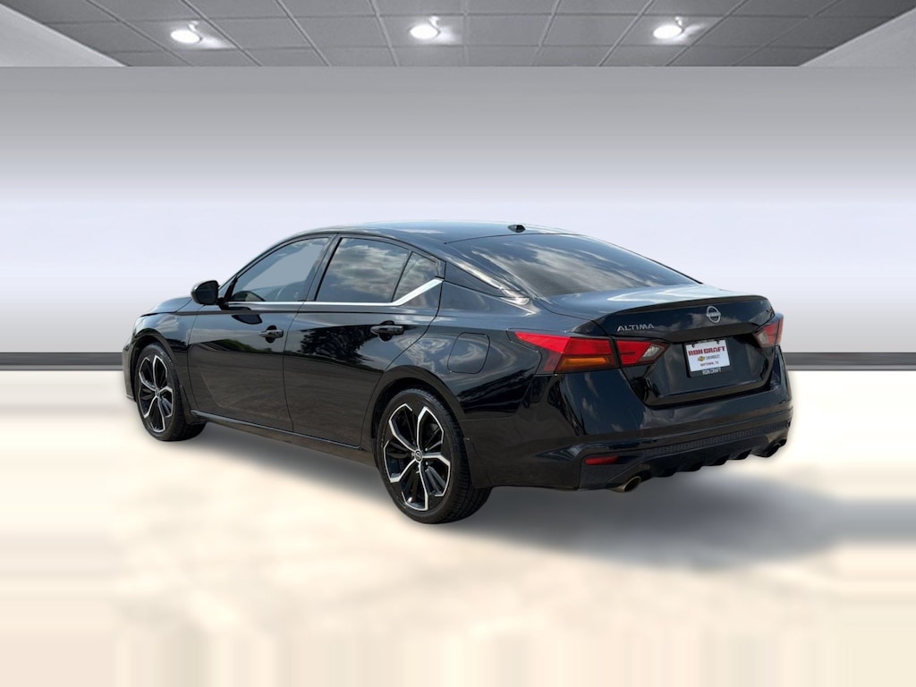 Used 2024 Nissan Altima SR FWD Sedan