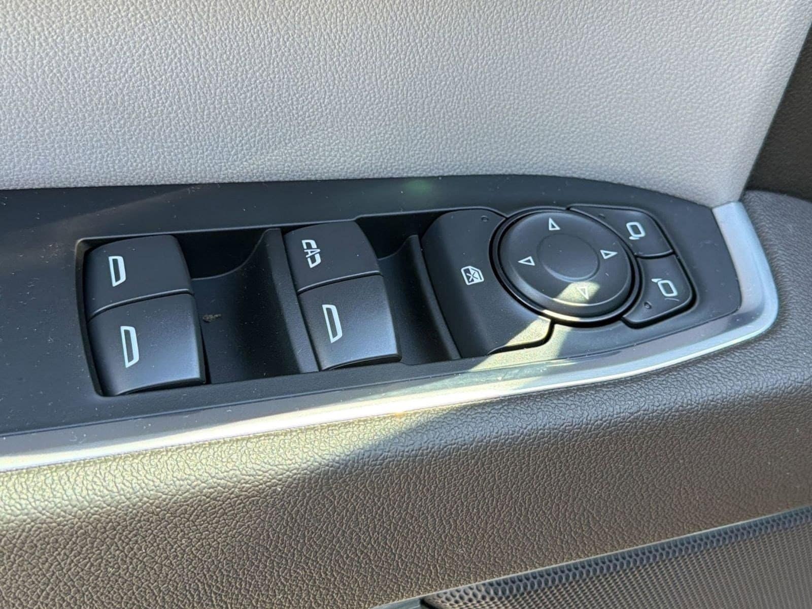 2026 Chevrolet Silverado 1500 LT - Photo 13