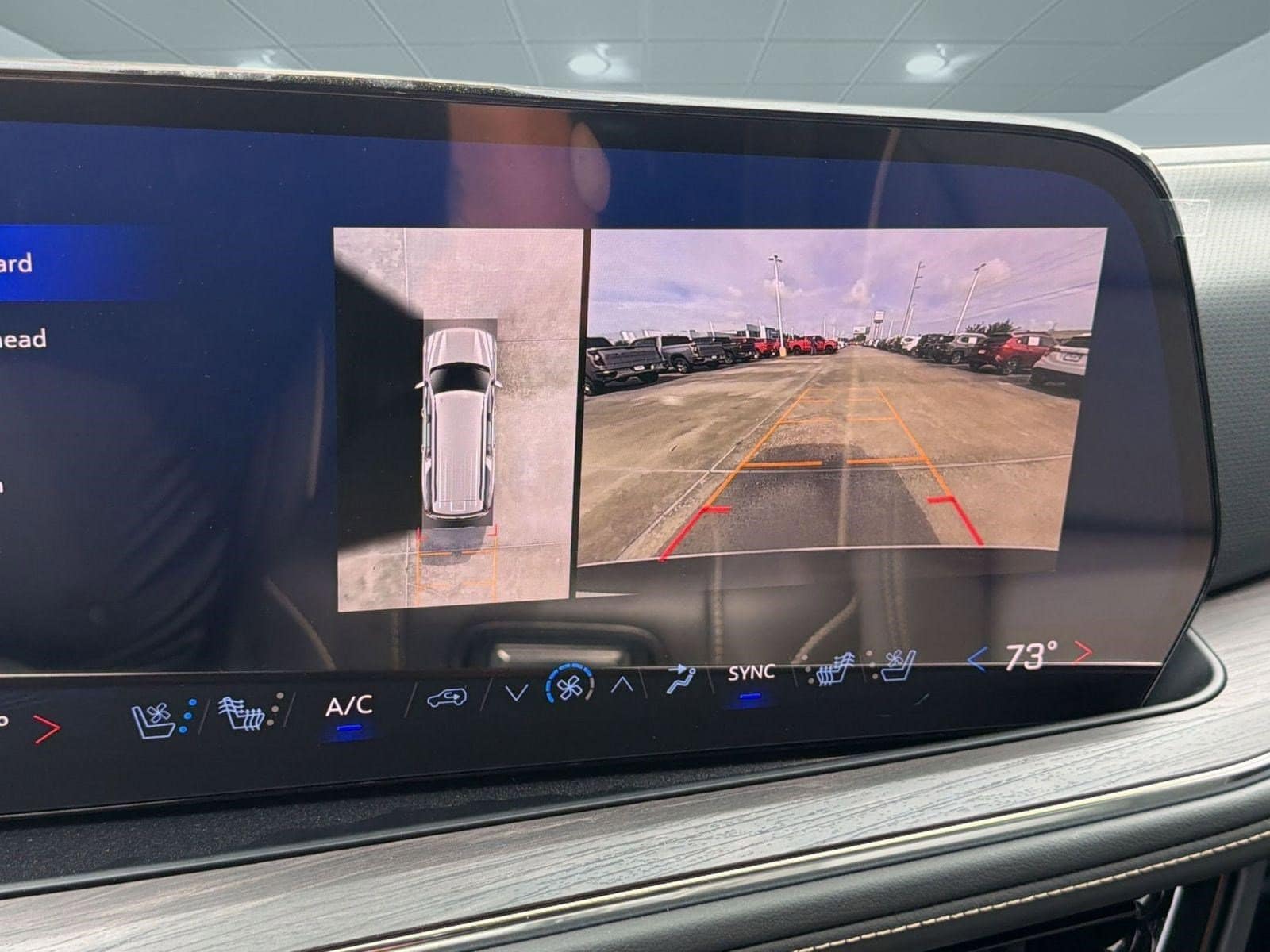2025 Chevrolet Suburban Premier - Photo 26