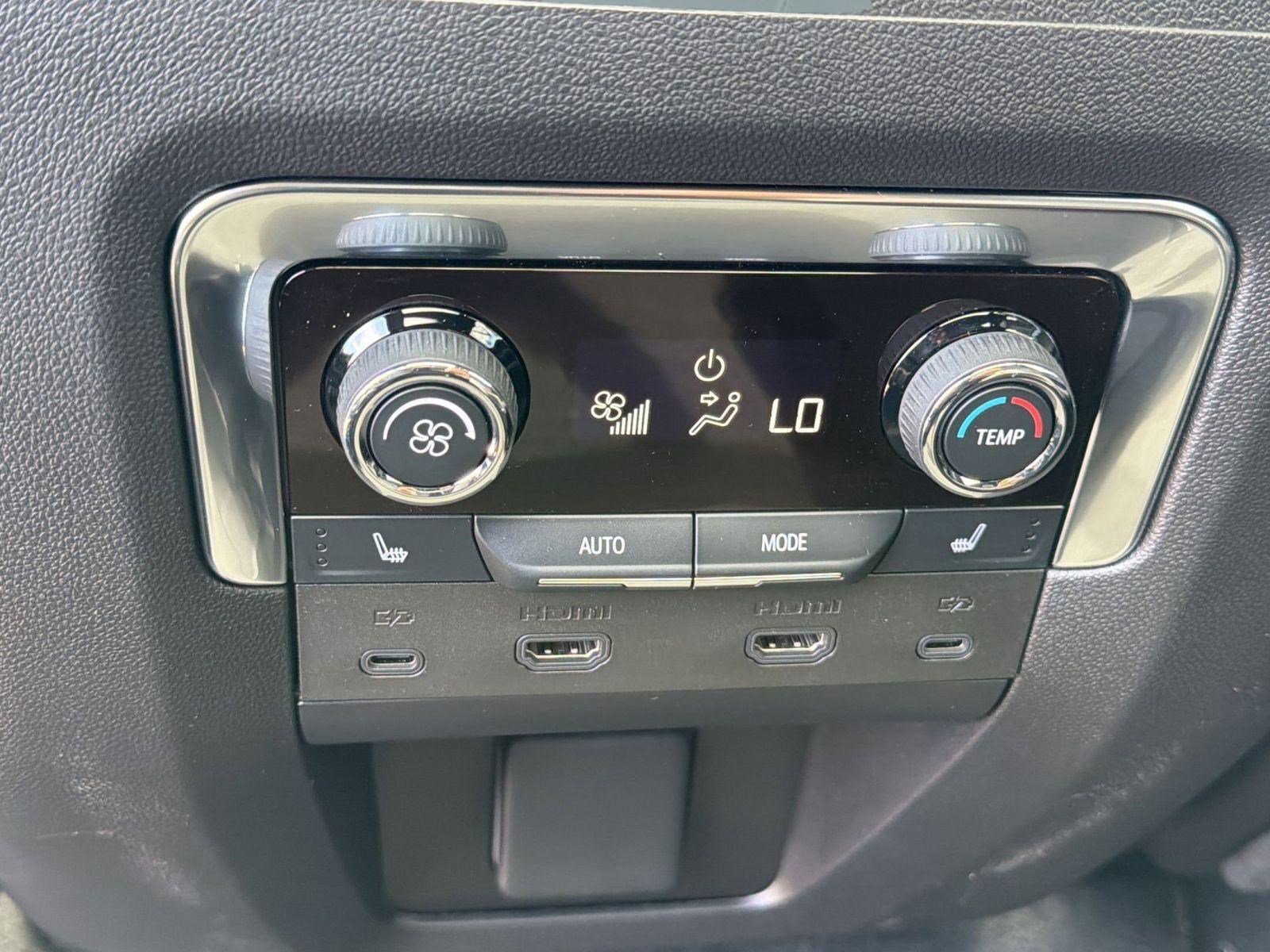 2026 Chevrolet Suburban Premier - Photo 20