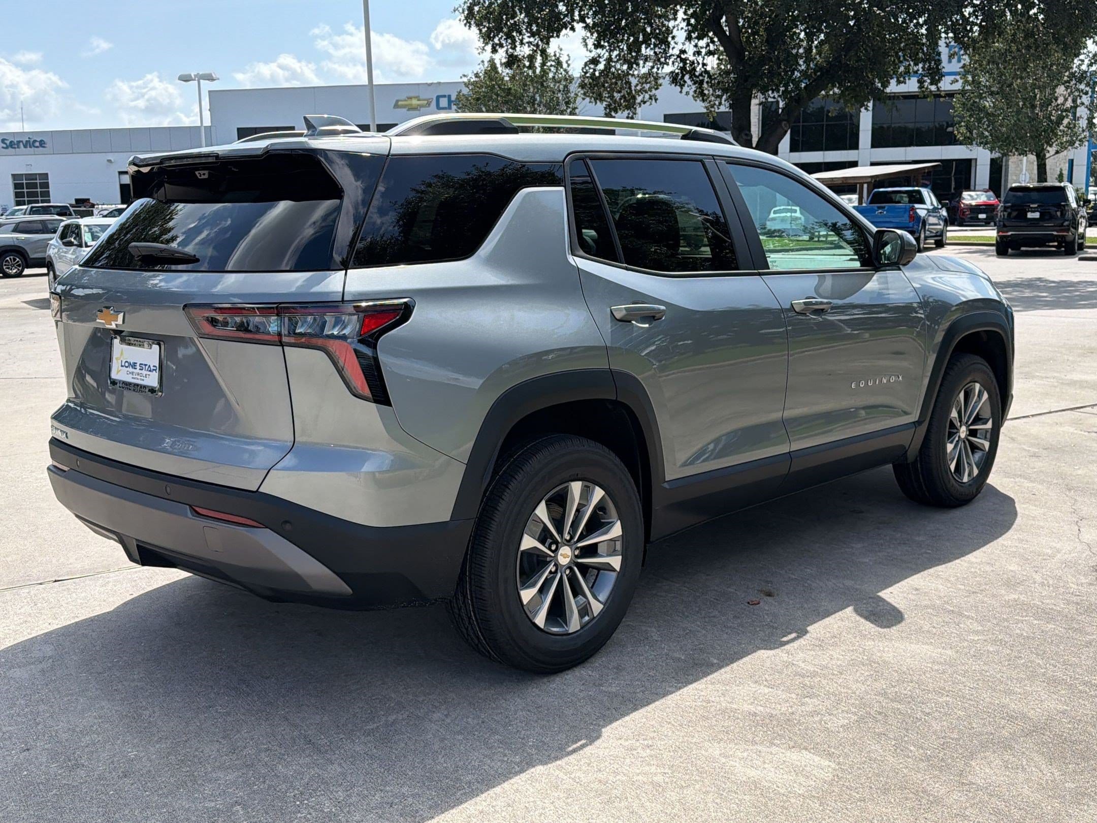 2027 Chevrolet Equinox LT - Photo 9