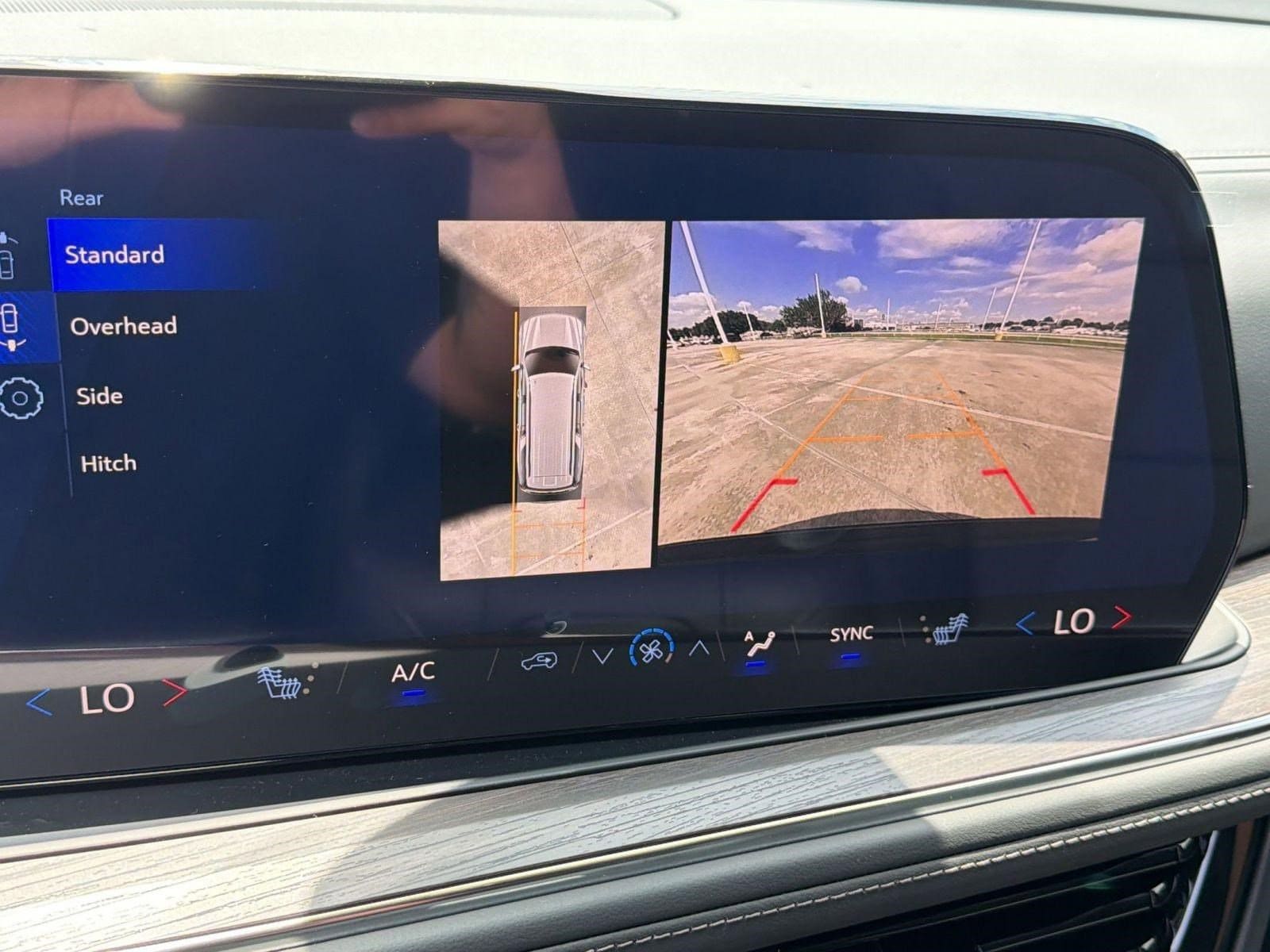 2026 Chevrolet Suburban Z71 - Photo 29
