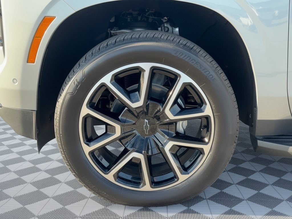 2026 Chevrolet Suburban RST - Photo 13