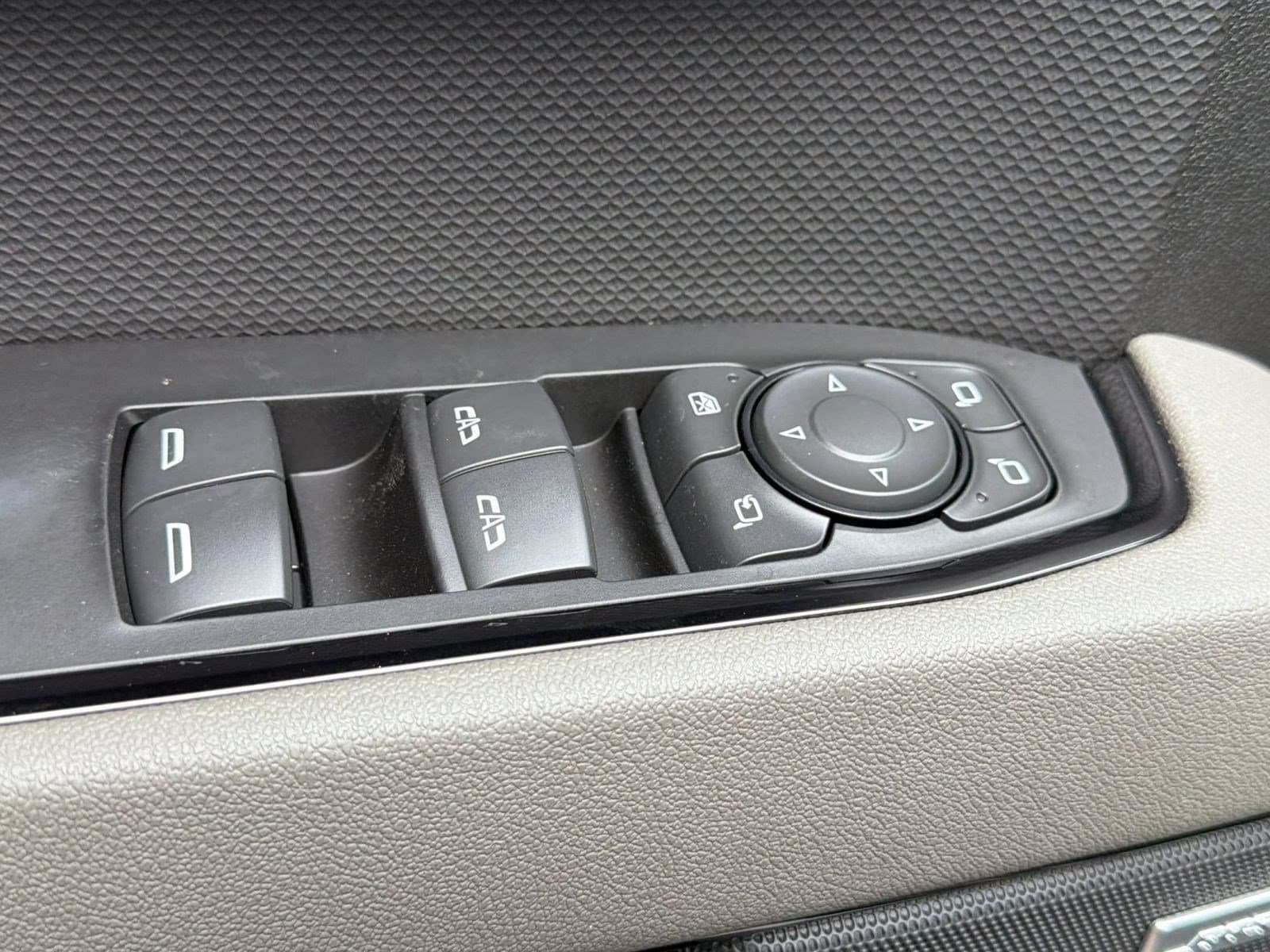 2026 Chevrolet Silverado 1500 ZR2 - Photo 13