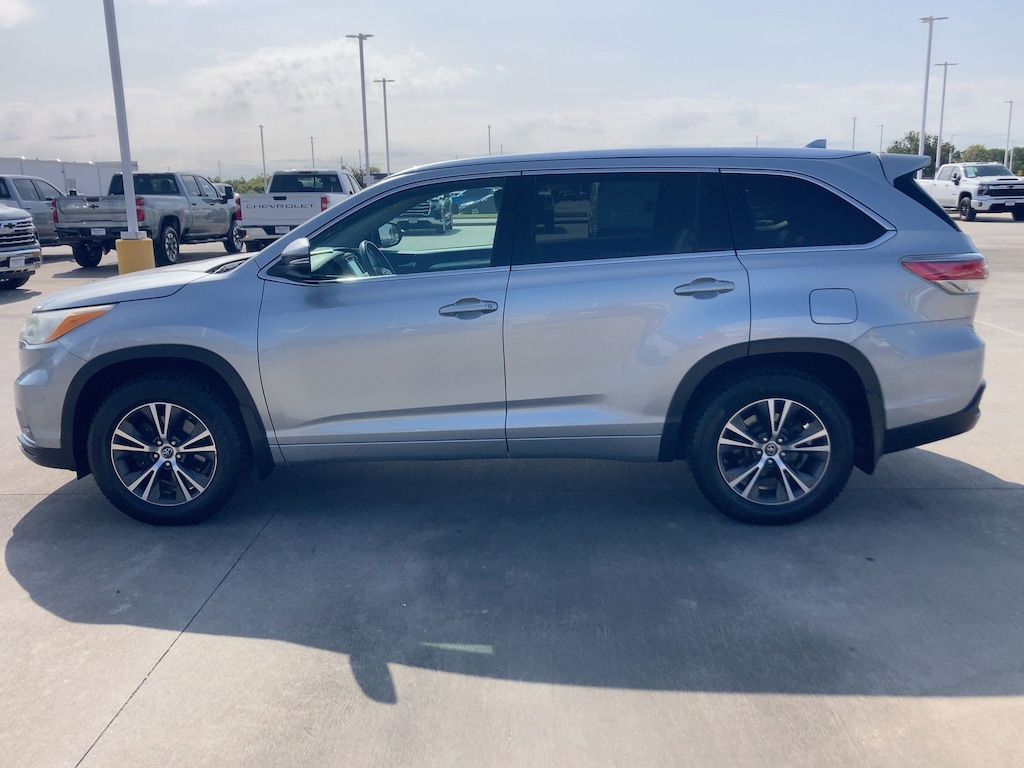 Used 2016 Toyota Highlander XLE