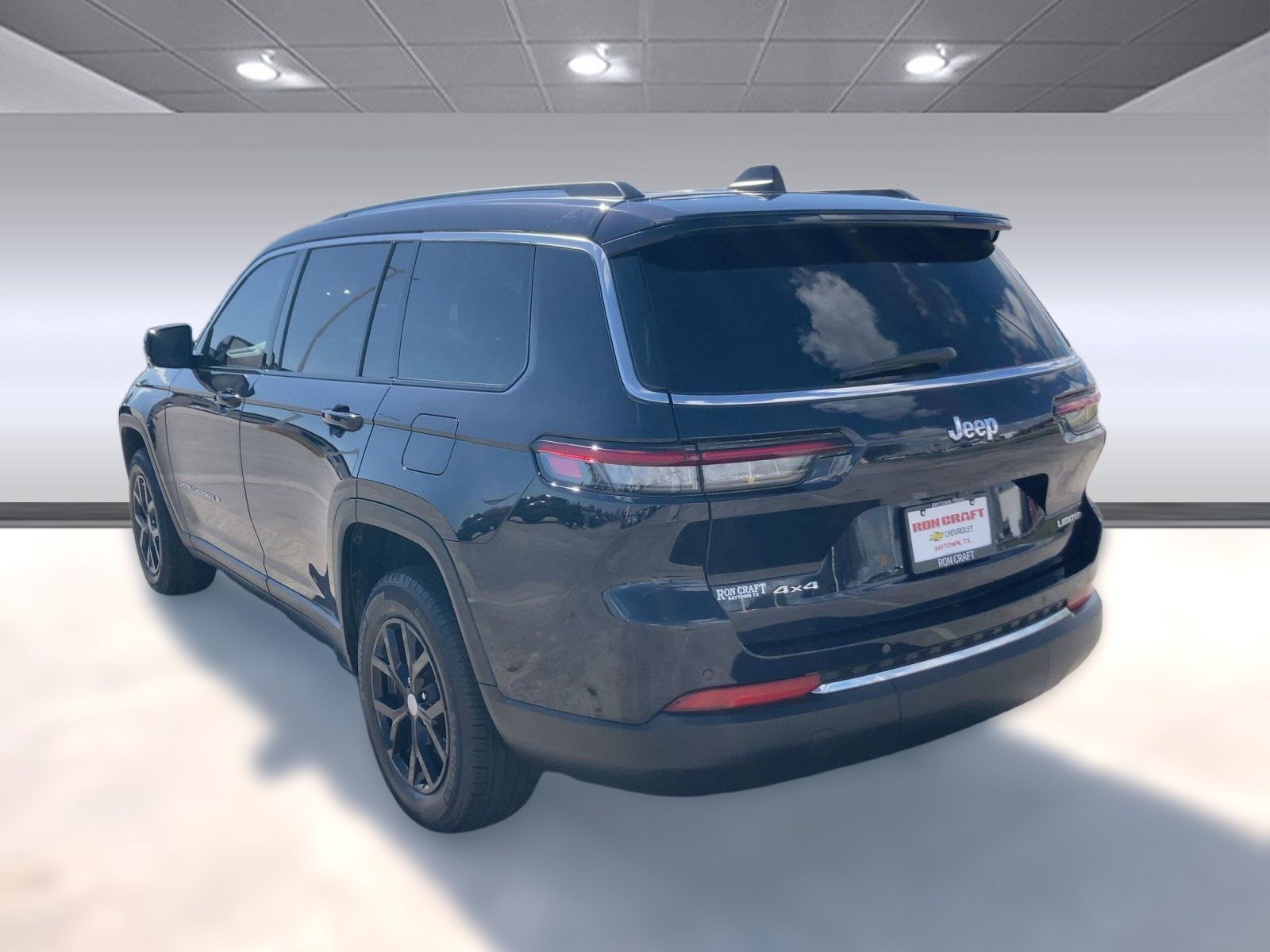 2023 Jeep Grand Cherokee Limited photo 2