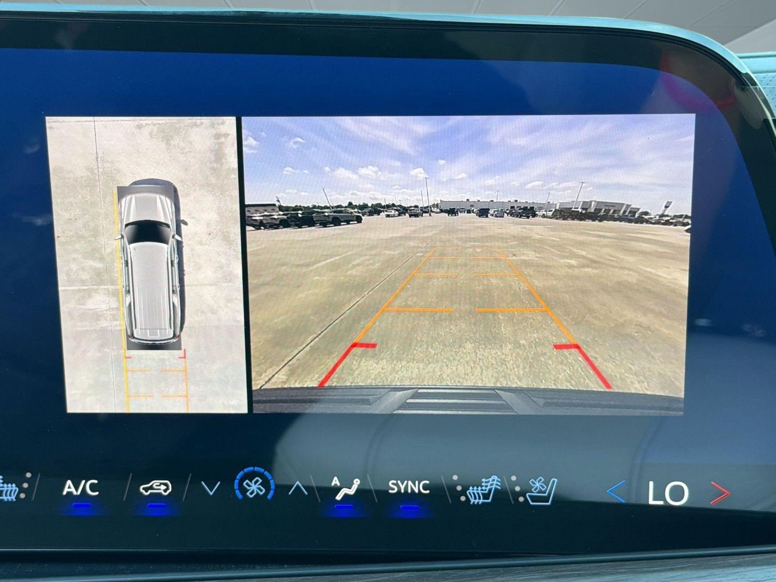 2025 Chevrolet Suburban Premier - Photo 27