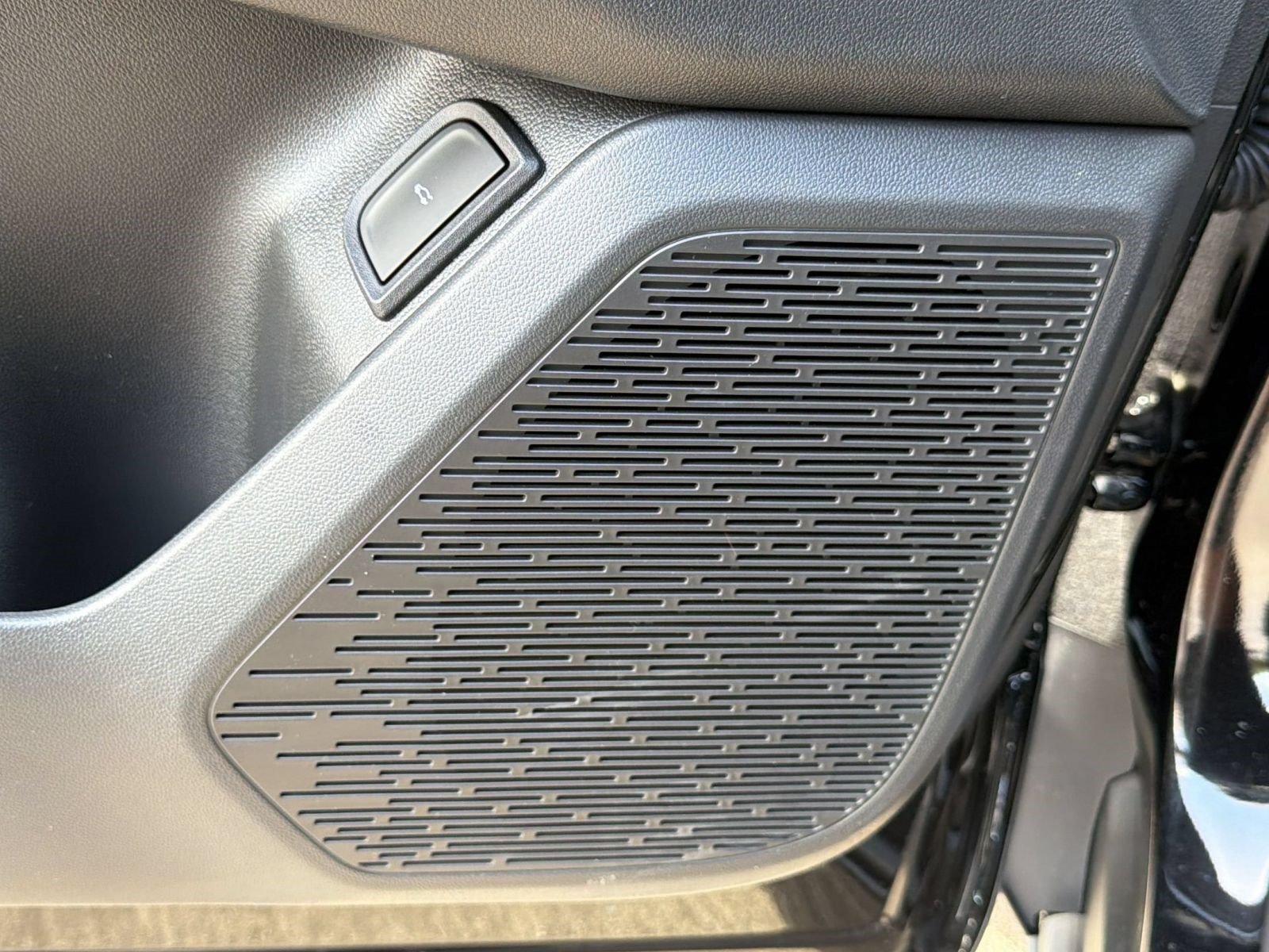 2027 Chevrolet Equinox LT - Photo 25
