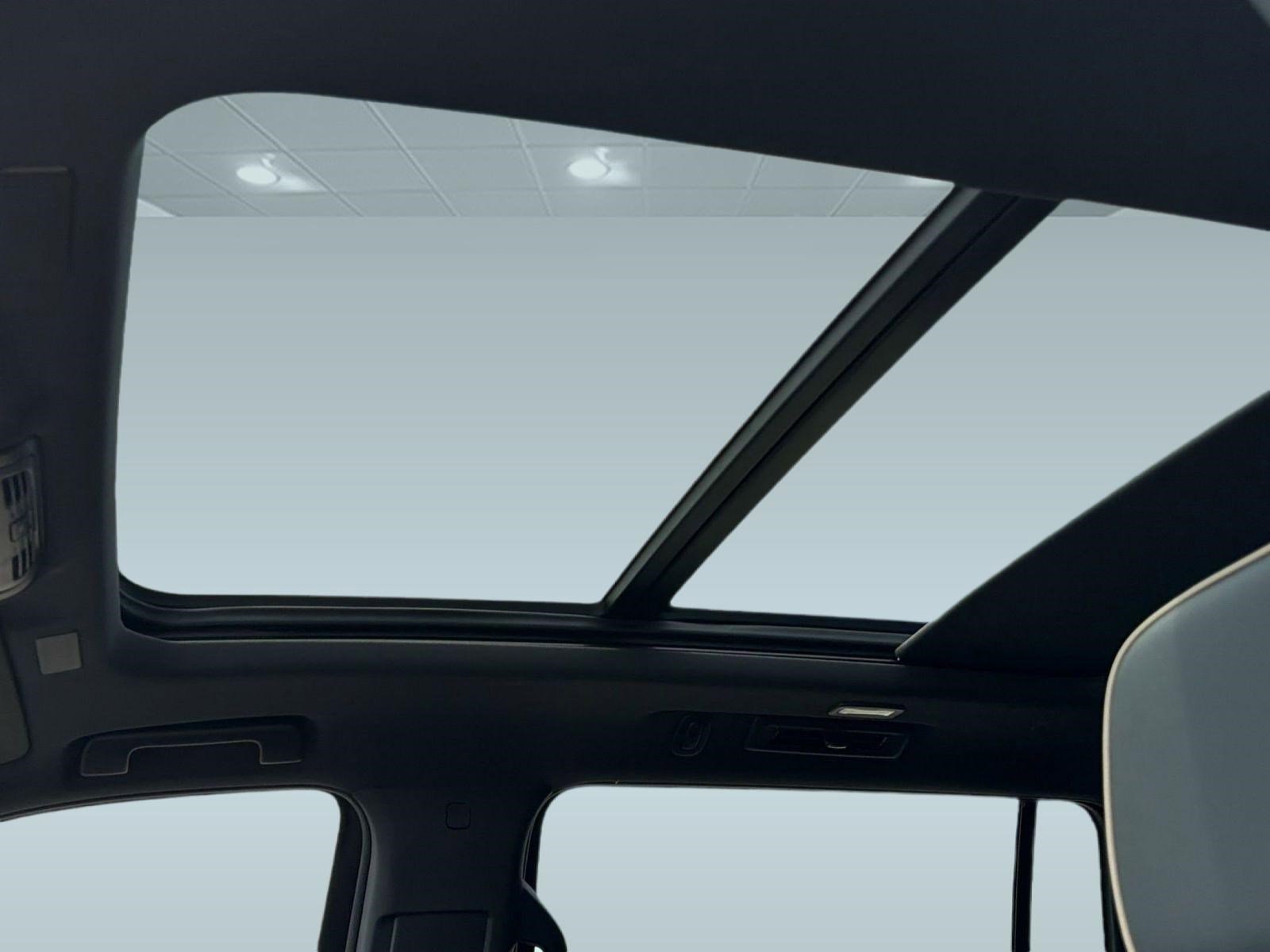 2026 Chevrolet Suburban Premier - Photo 15