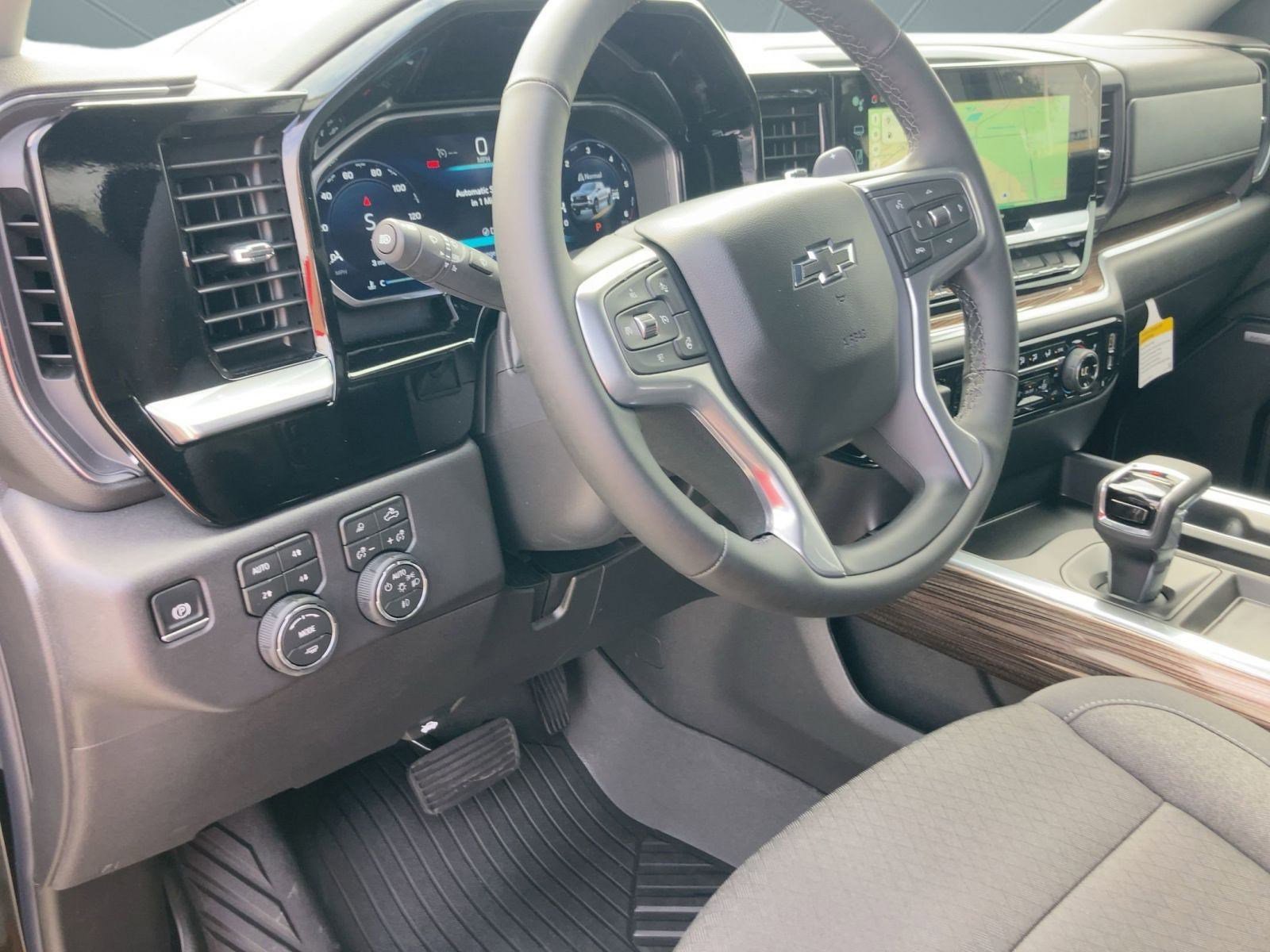 2026 Chevrolet Silverado 1500 LT Trail Boss photo 3