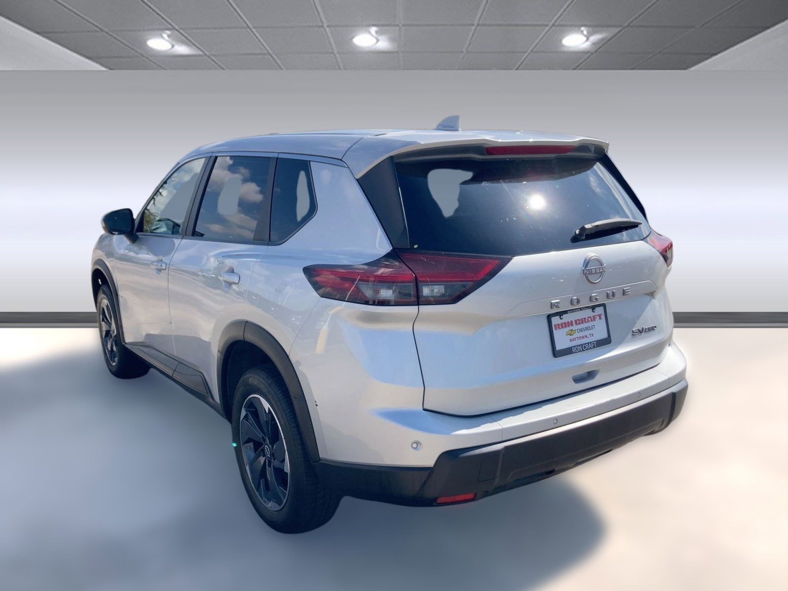 2024 Nissan Rogue SV photo 3
