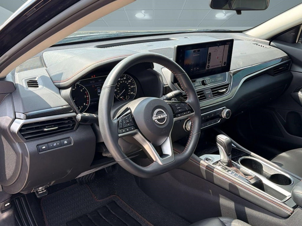 Used 2024 Nissan Altima SR FWD Sedan