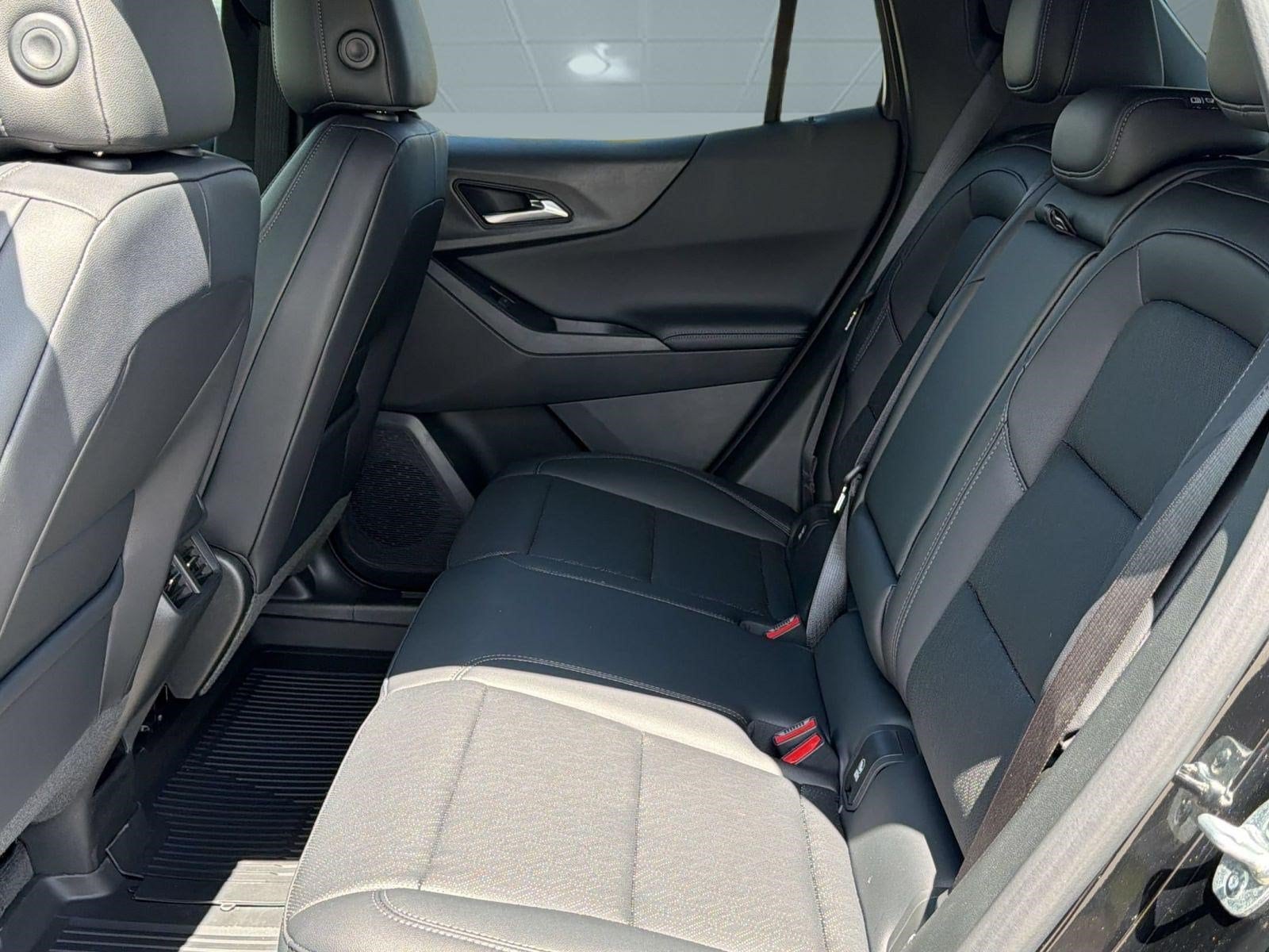 2027 Chevrolet Equinox LT - Photo 23