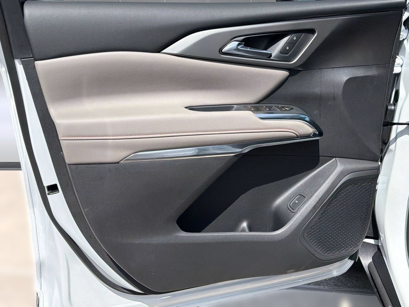 2026 Chevrolet Traverse LT - Photo 21