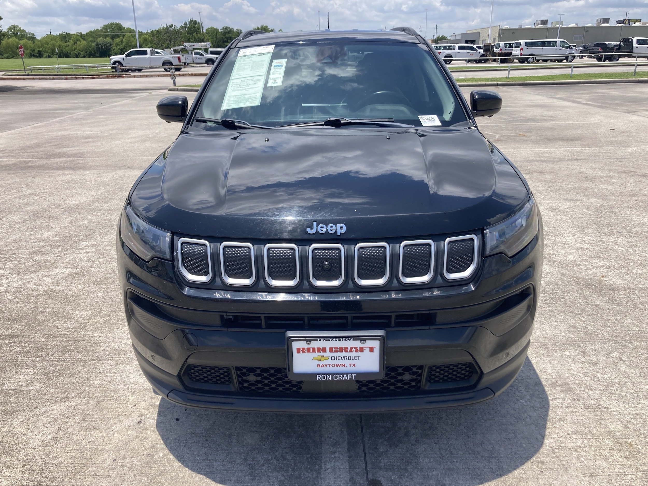 Used 2022 Jeep Compass Latitude Lux with VIN 3C4NJDFB9NT125642 for sale in Baytown, TX