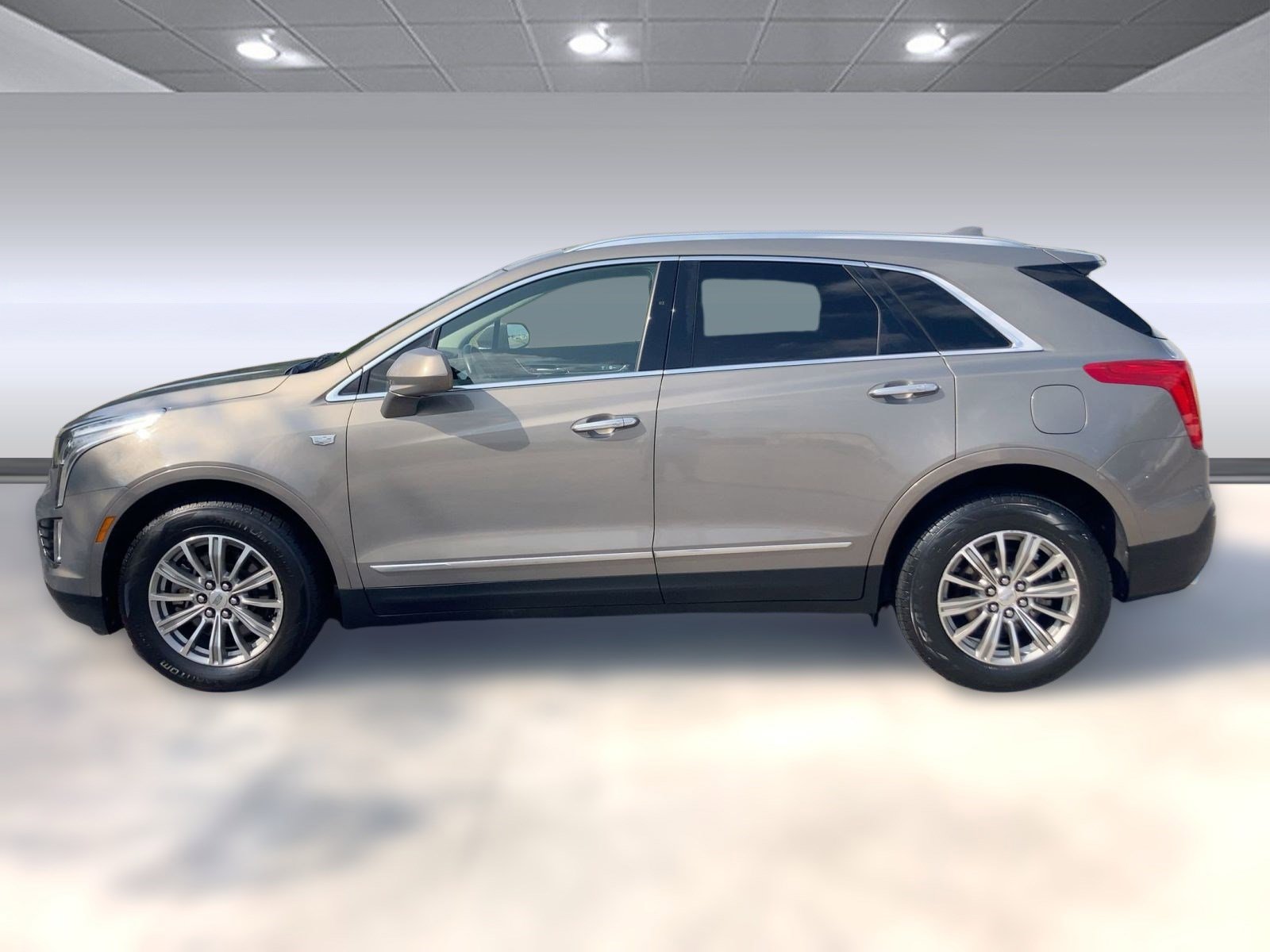 2017 Cadillac XT5 Luxury photo 2