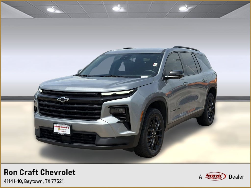 Used 2025 Chevrolet Traverse LT SUV