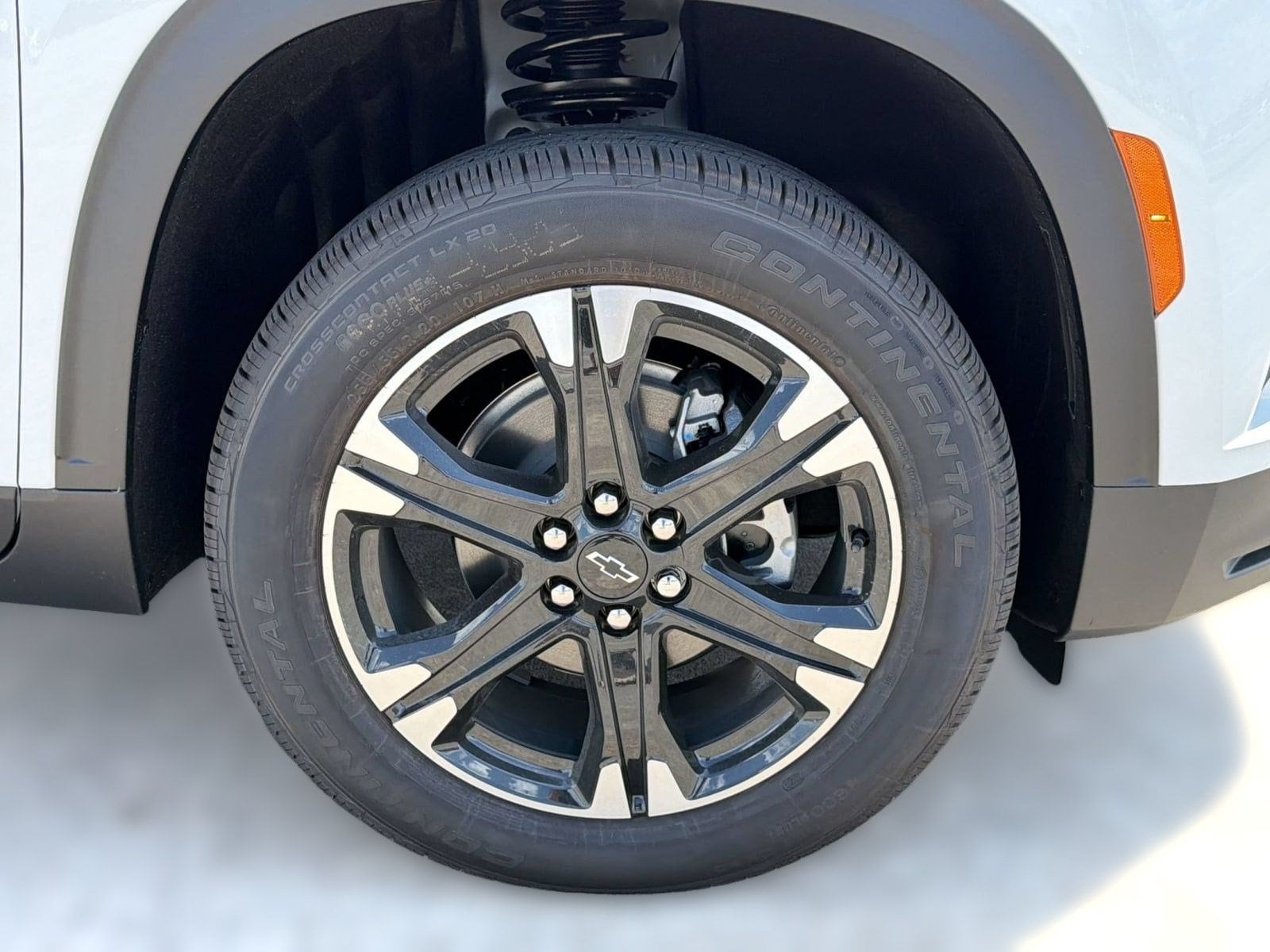 2027 Chevrolet Traverse LT - Photo 13