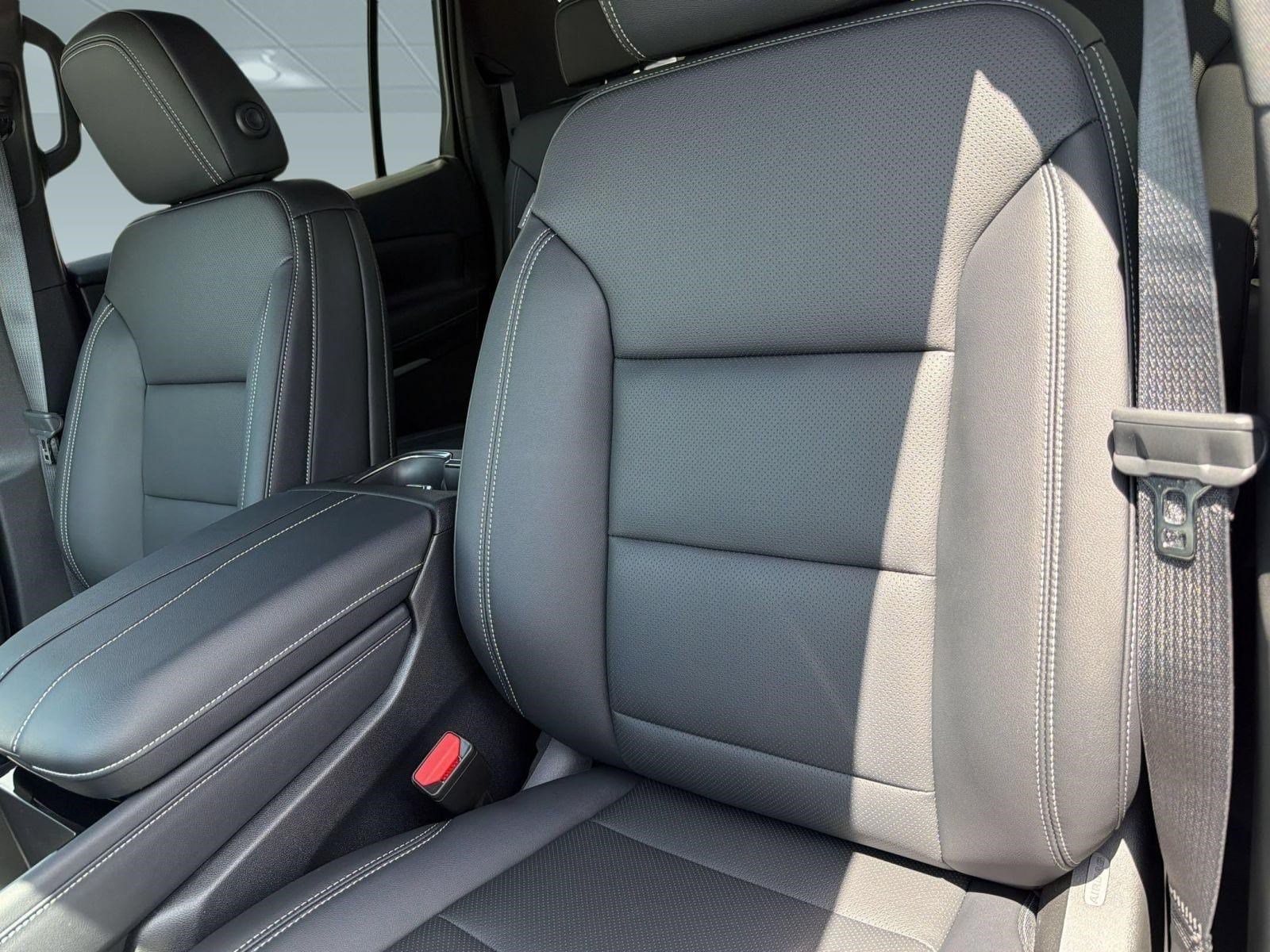2027 Chevrolet Traverse LT - Photo 26