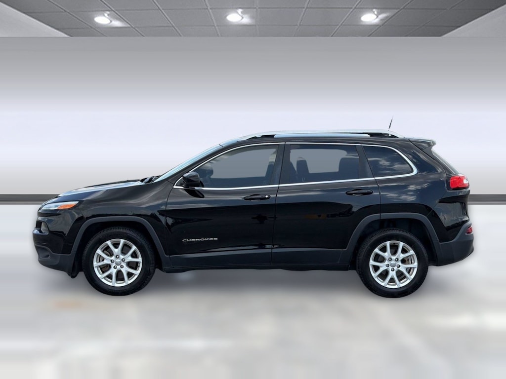 Used 2018 Jeep Cherokee Latitude Plus FWD SUV