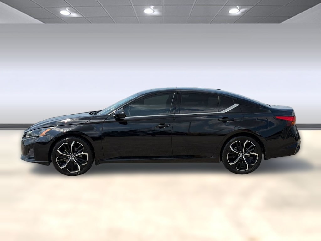 Used 2024 Nissan Altima SR FWD Sedan