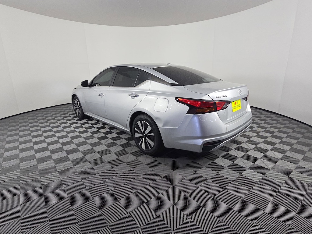 Used 2022 Nissan Altima 2.5 SV