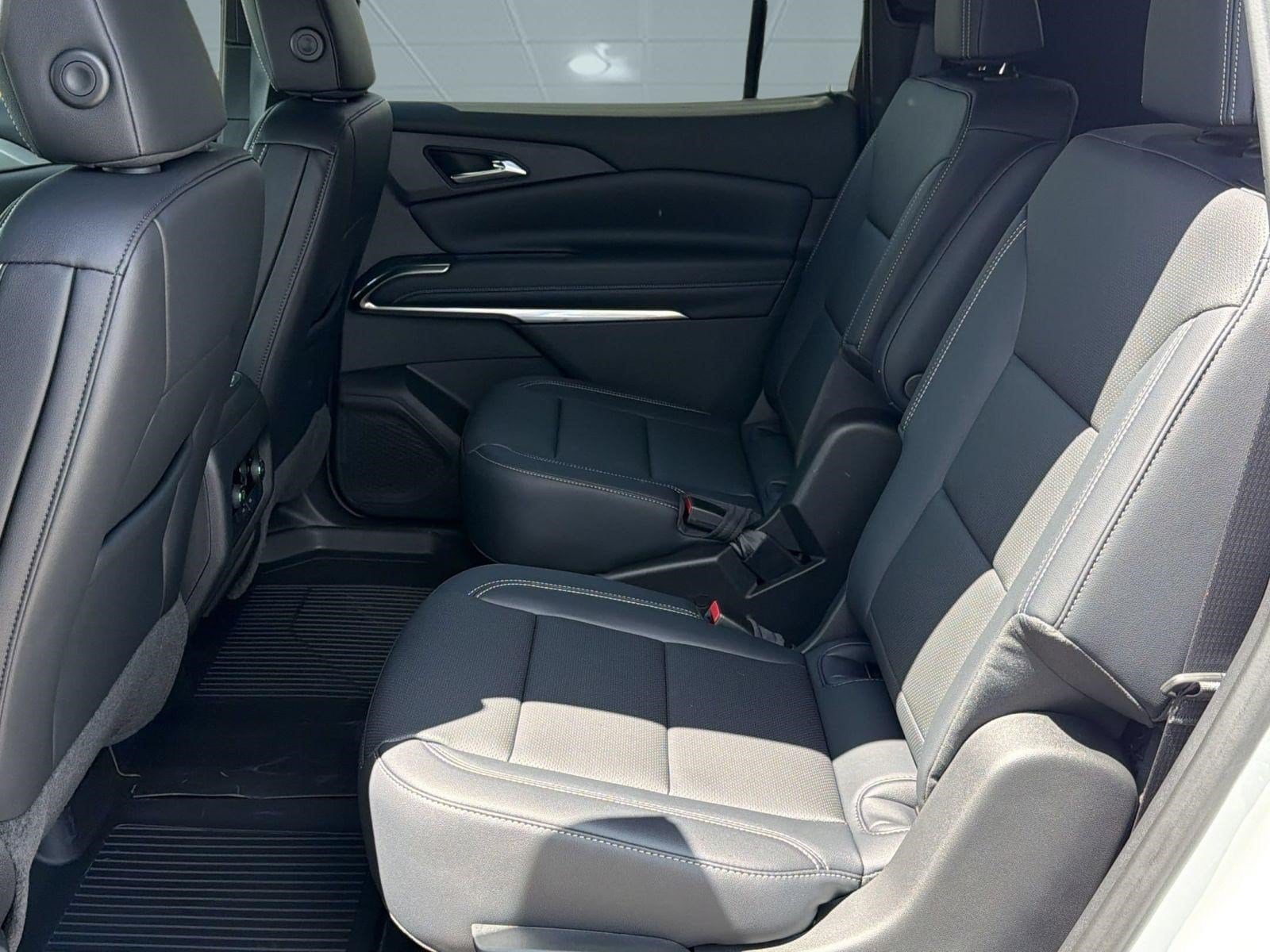 2027 Chevrolet Traverse LT - Photo 23