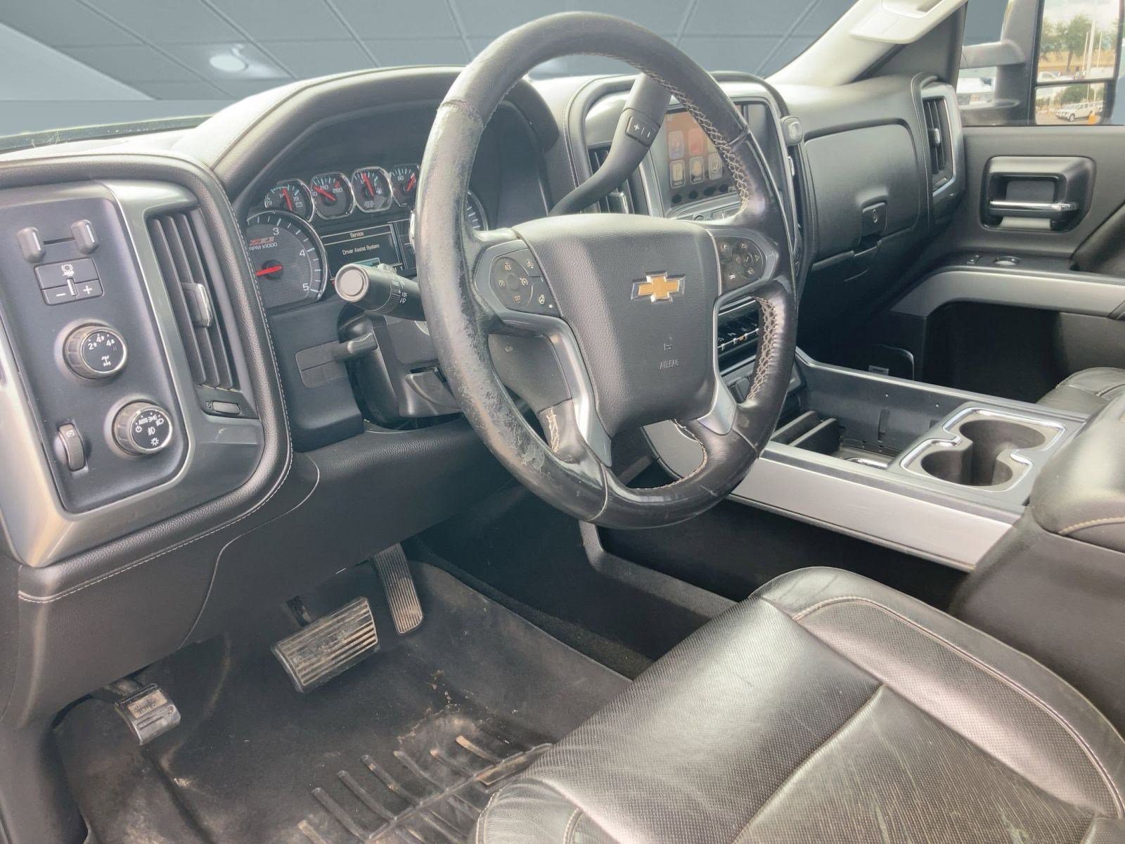 2015 Chevrolet Silverado 2500HD LTZ photo 4