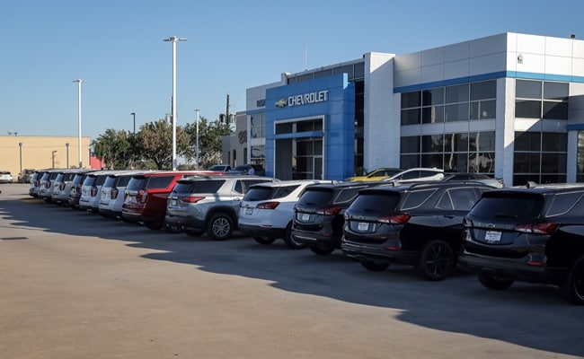 Ron Craft Chevrolet side view of Ron Craft Chevrolet with lot of Chevy vehicles